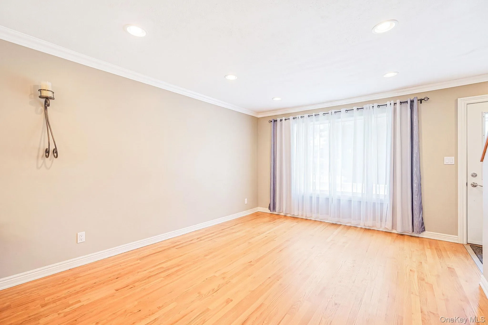 204 3rd Street, Babylon, NY, 4 Bedrooms Bedrooms, 12 Rooms Rooms,2 BathroomsBathrooms,Residential,For Rent,3rd,0,1049293 204 3rd Street, Babylon, NY, 4 Bedrooms Bedrooms, 12 Rooms Rooms,2 BathroomsBathrooms,Residential,For Rent,3rd,0,1049293
