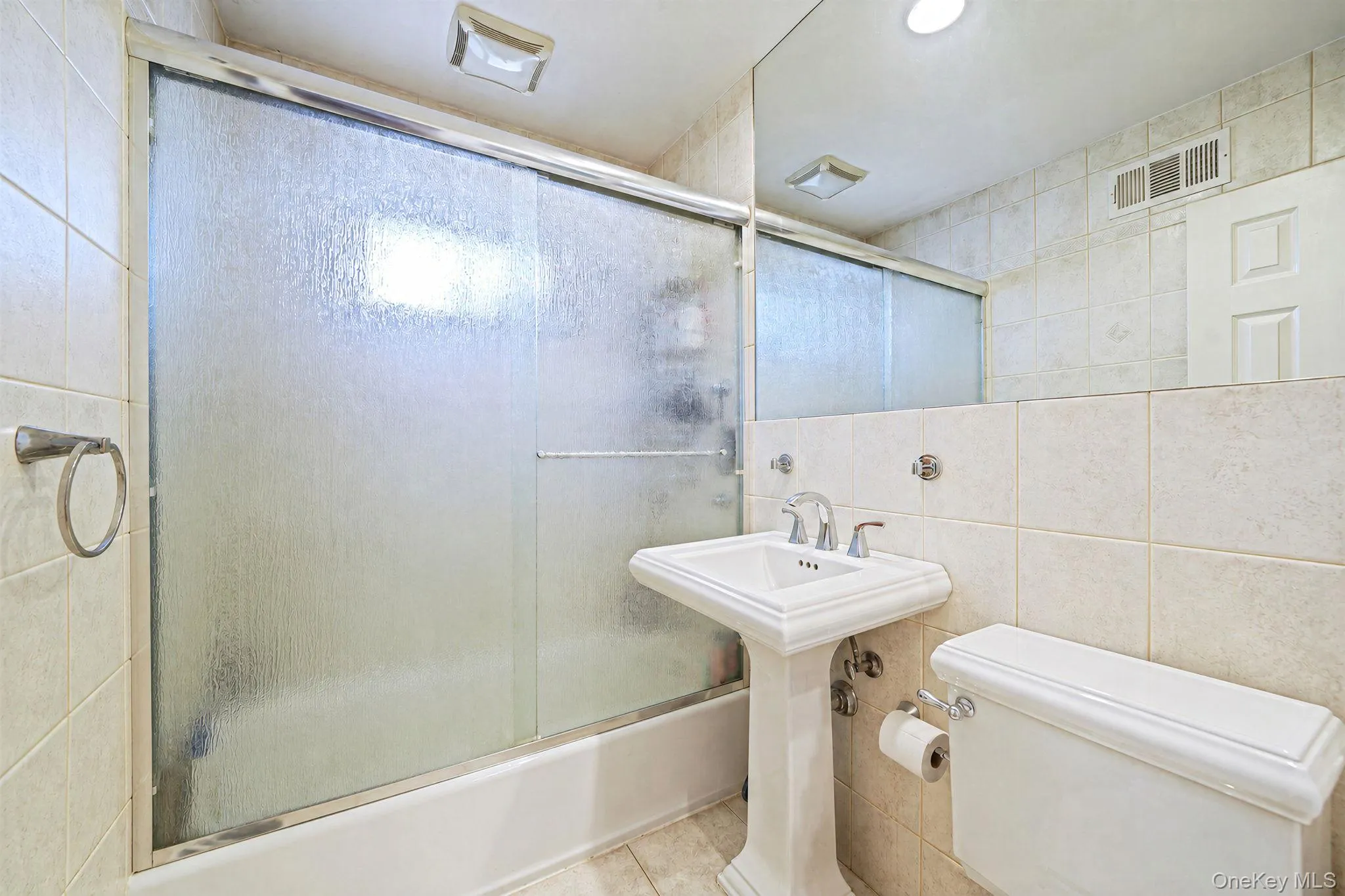 204 3rd Street, Babylon, NY, 4 Bedrooms Bedrooms, 12 Rooms Rooms,2 BathroomsBathrooms,Residential,For Rent,3rd,0,1049293 204 3rd Street, Babylon, NY, 4 Bedrooms Bedrooms, 12 Rooms Rooms,2 BathroomsBathrooms,Residential,For Rent,3rd,0,1049293