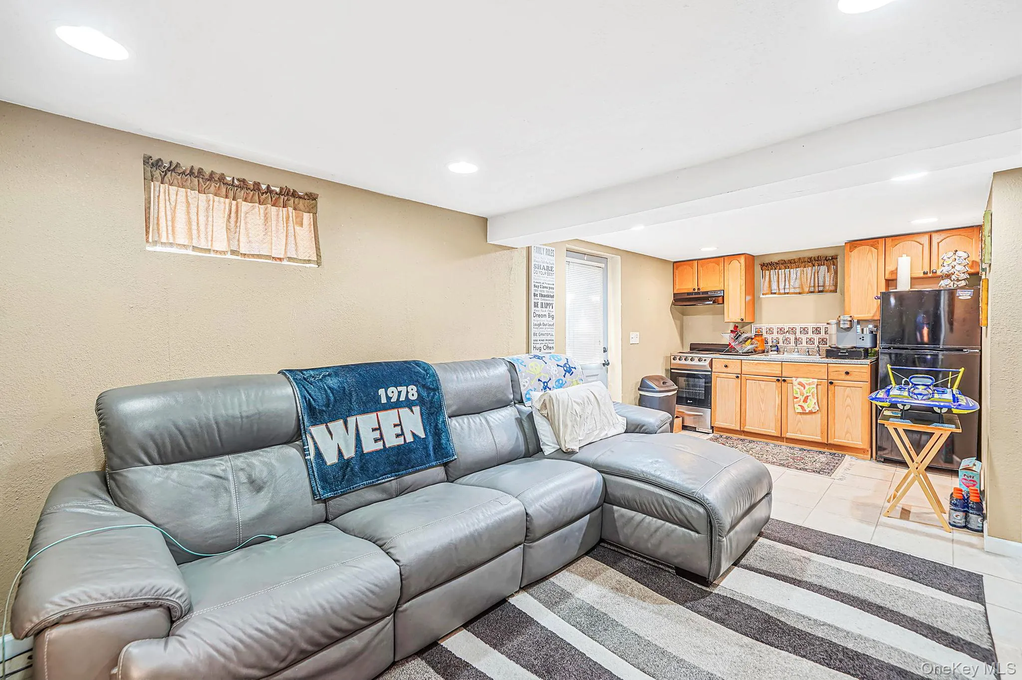 204 3rd Street, Babylon, NY, 4 Bedrooms Bedrooms, 12 Rooms Rooms,2 BathroomsBathrooms,Residential,For Rent,3rd,0,1049293 204 3rd Street, Babylon, NY, 4 Bedrooms Bedrooms, 12 Rooms Rooms,2 BathroomsBathrooms,Residential,For Rent,3rd,0,1049293
