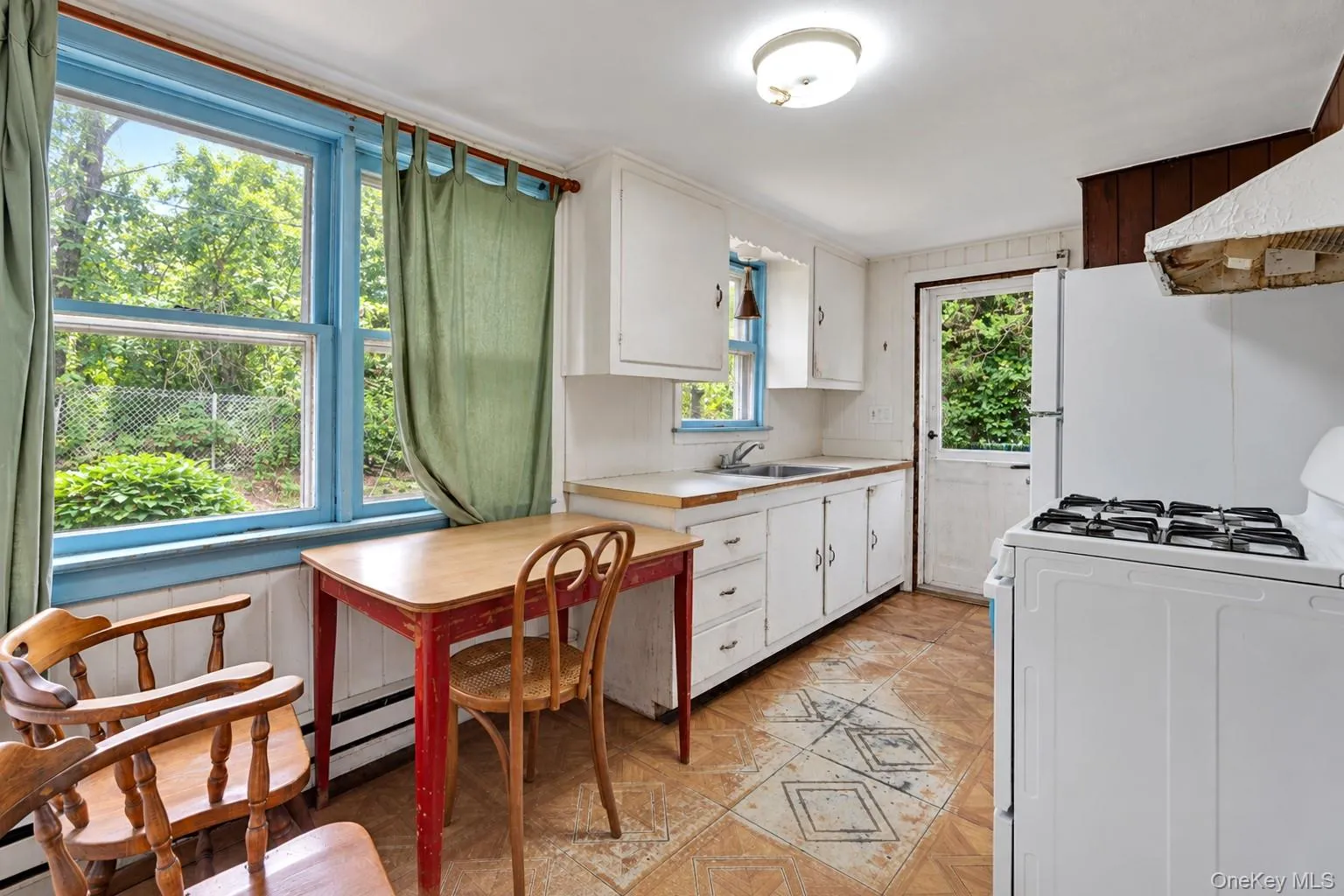 45 Peconic Road, Southampton, NY, 5 Bedrooms Bedrooms, 9 Rooms Rooms,2 BathroomsBathrooms,Residential,For Rent,Peconic,0,1049296 45 Peconic Road, Southampton, NY, 5 Bedrooms Bedrooms, 9 Rooms Rooms,2 BathroomsBathrooms,Residential,For Rent,Peconic,0,1049296
