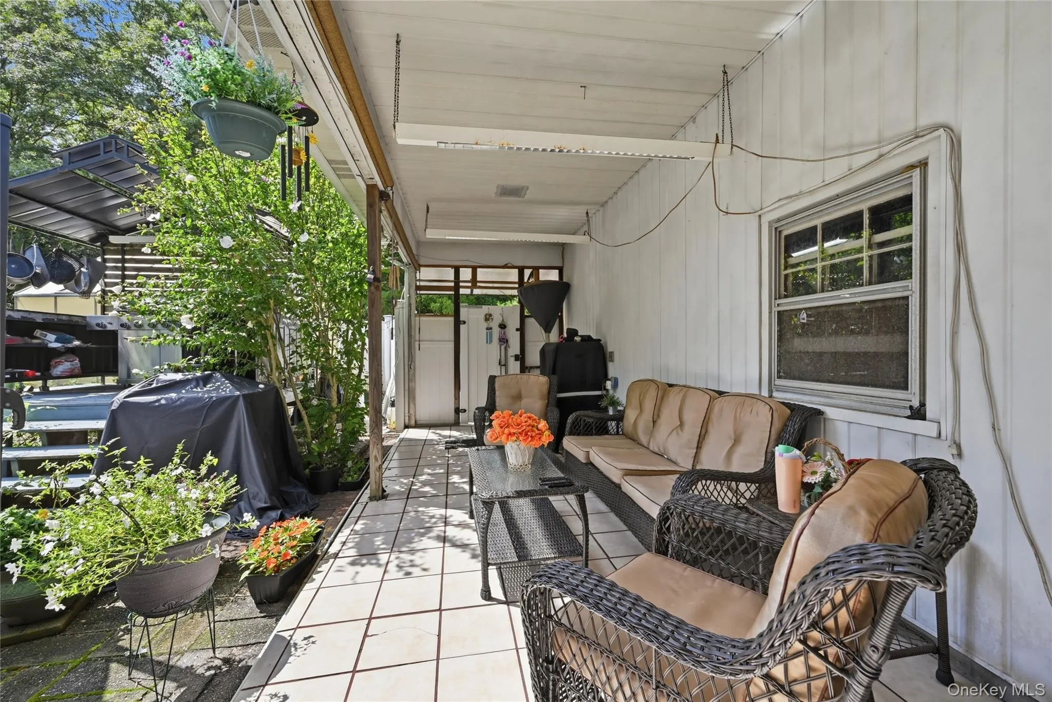 Covered sitting area Covered sitting area