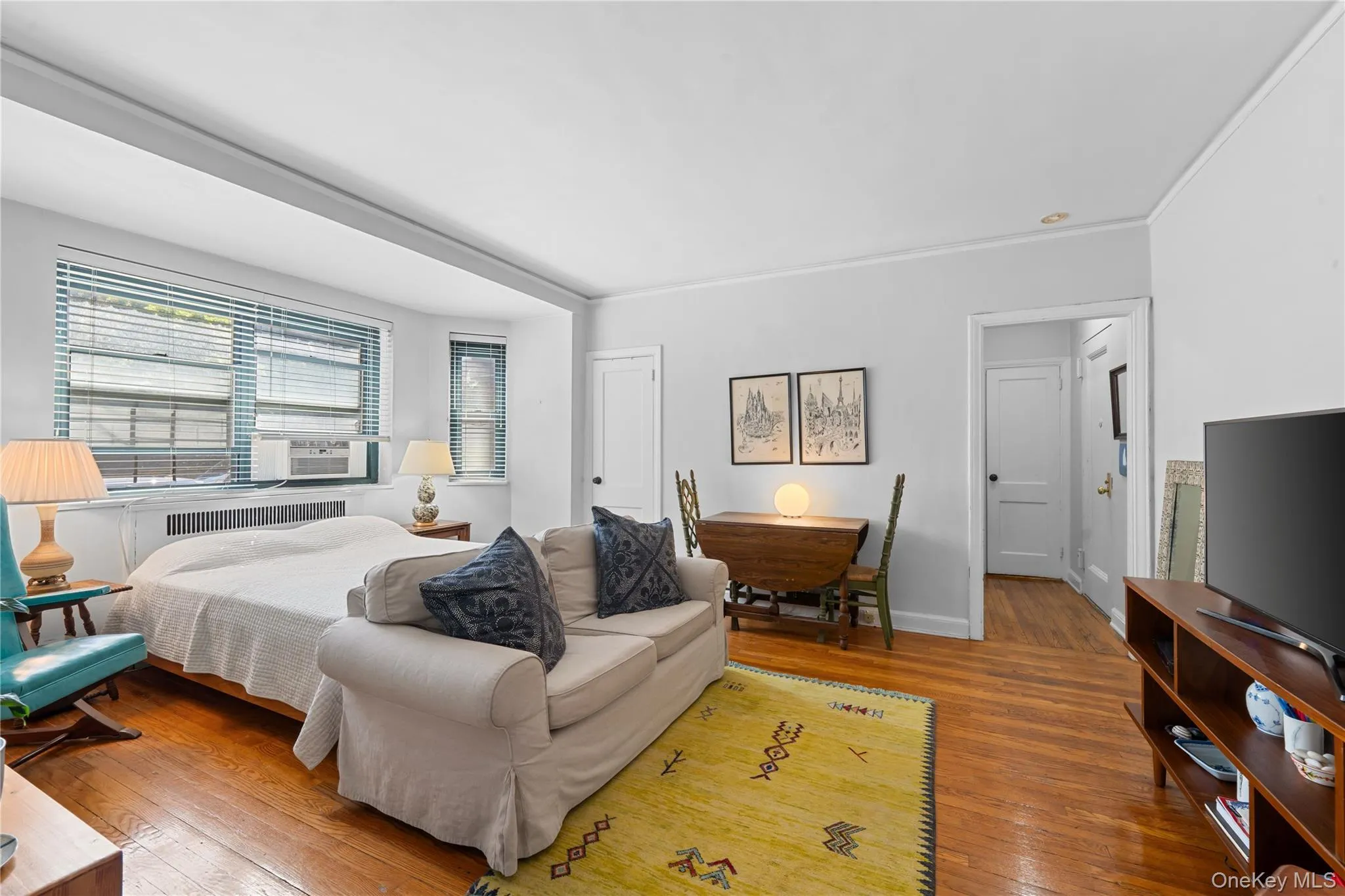 34-20 79th Street, New York, NY, 2 Rooms Rooms,1 BathroomBathrooms,Residential,For Rent,79th,0,1049305 34-20 79th Street, New York, NY, 2 Rooms Rooms,1 BathroomBathrooms,Residential,For Rent,79th,0,1049305