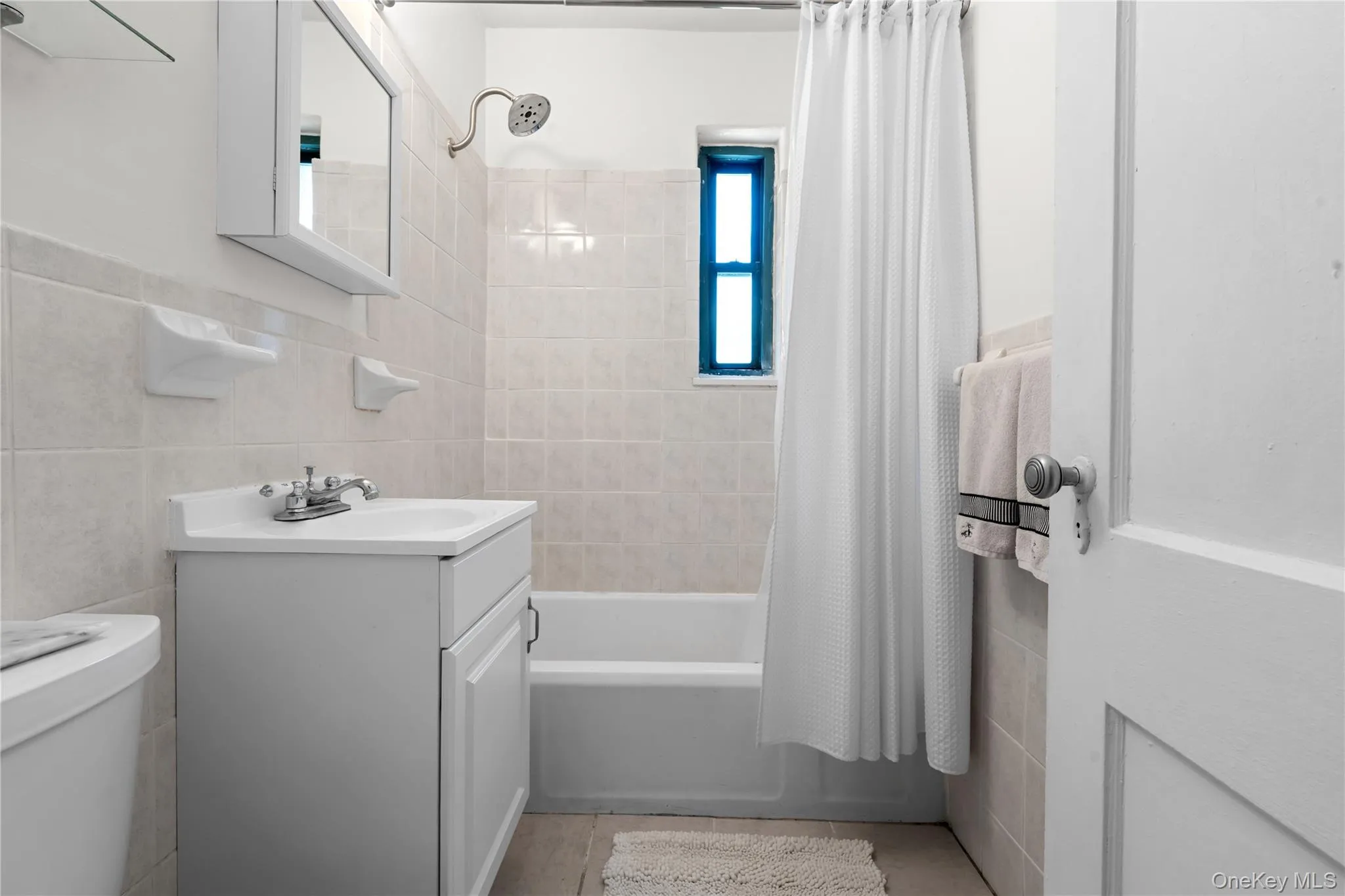 34-20 79th Street, New York, NY, 2 Rooms Rooms,1 BathroomBathrooms,Residential,For Rent,79th,0,1049305 34-20 79th Street, New York, NY, 2 Rooms Rooms,1 BathroomBathrooms,Residential,For Rent,79th,0,1049305