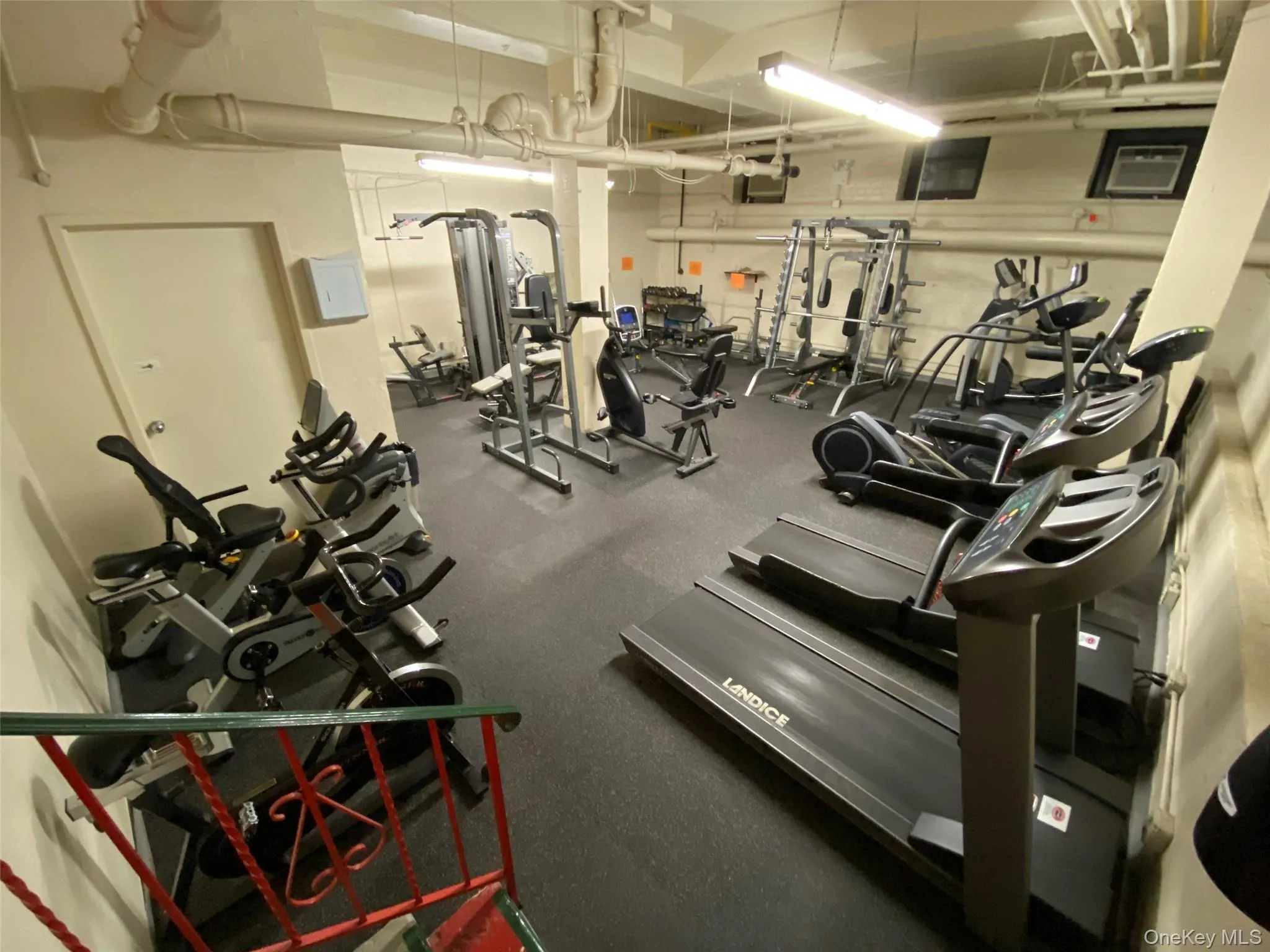 32-23 90th Street, New York, NY, 1 Bedroom Bedrooms, 3 Rooms Rooms,1 BathroomBathrooms,Residential,For Rent,90th,0,1049306 32-23 90th Street, New York, NY, 1 Bedroom Bedrooms, 3 Rooms Rooms,1 BathroomBathrooms,Residential,For Rent,90th,0,1049306