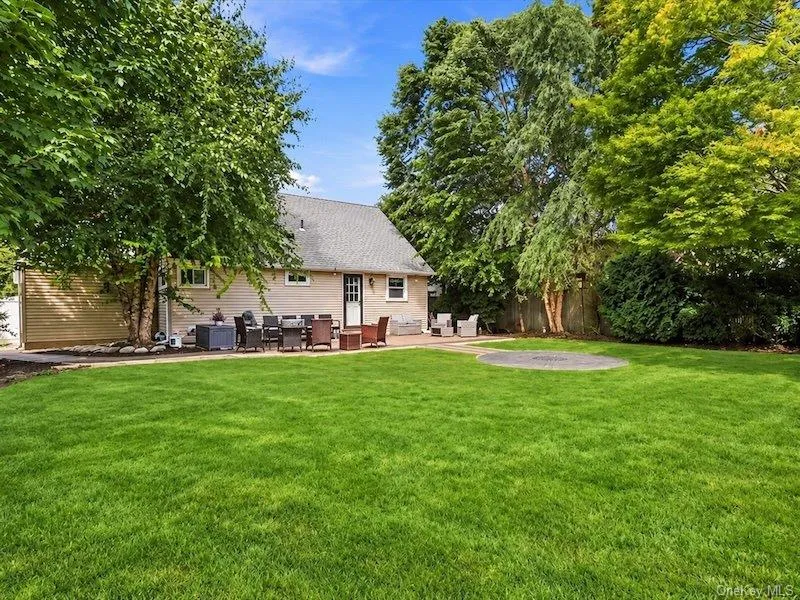 40 Greenwood Drive, Babylon, NY, 4 Bedrooms Bedrooms, 7 Rooms Rooms,2 BathroomsBathrooms,Residential,For Rent,Greenwood,0,1049310 40 Greenwood Drive, Babylon, NY, 4 Bedrooms Bedrooms, 7 Rooms Rooms,2 BathroomsBathrooms,Residential,For Rent,Greenwood,0,1049310