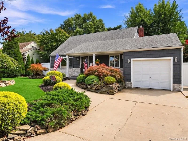 40 Greenwood Drive, Babylon, NY, 4 Bedrooms Bedrooms, 7 Rooms Rooms,2 BathroomsBathrooms,Residential,For Rent,Greenwood,0,1049310 40 Greenwood Drive, Babylon, NY, 4 Bedrooms Bedrooms, 7 Rooms Rooms,2 BathroomsBathrooms,Residential,For Rent,Greenwood,0,1049310
