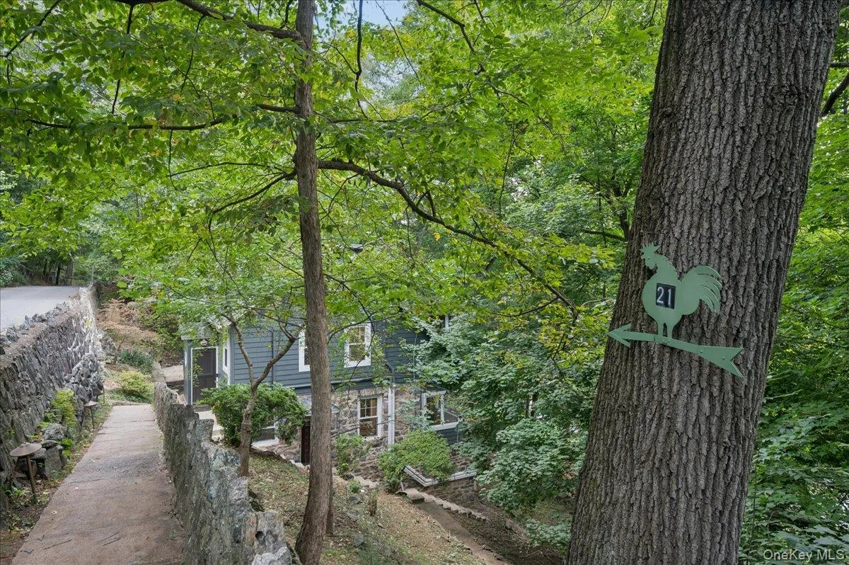 21 Cliff Street, Greenburgh, NY, 4 Bedrooms Bedrooms, 11 Rooms Rooms,1 BathroomBathrooms,Residential,For Rent,Cliff,0,1049314 21 Cliff Street, Greenburgh, NY, 4 Bedrooms Bedrooms, 11 Rooms Rooms,1 BathroomBathrooms,Residential,For Rent,Cliff,0,1049314