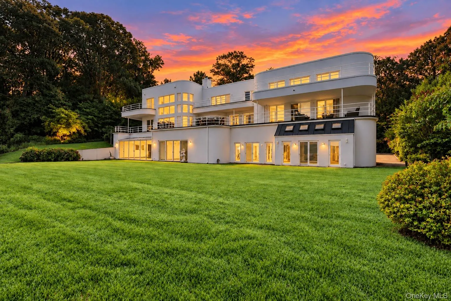 Expansive terraces and balconies for views Expansive terraces and balconies for views