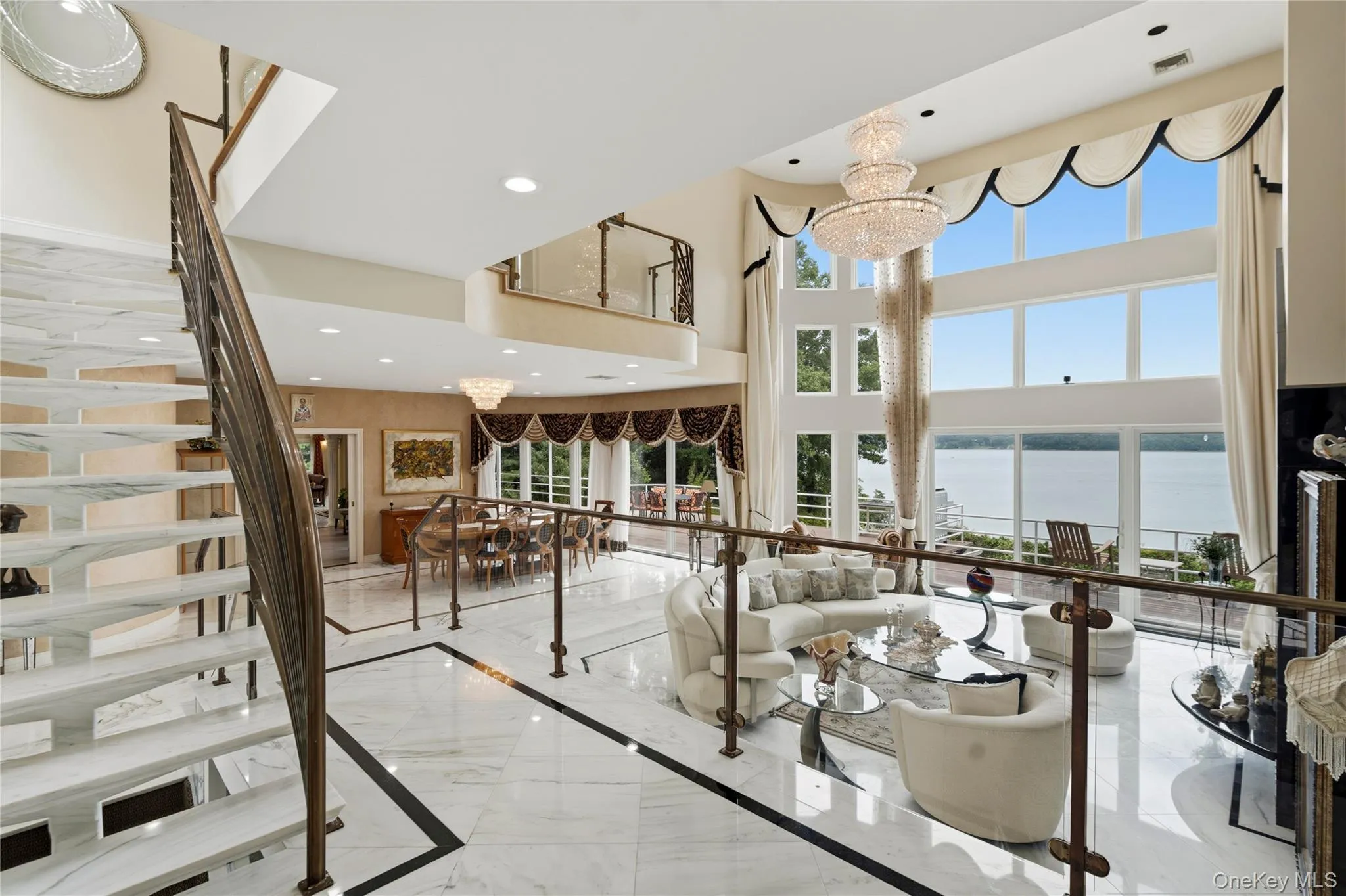 Floor to ceiling windows Floor to ceiling windows