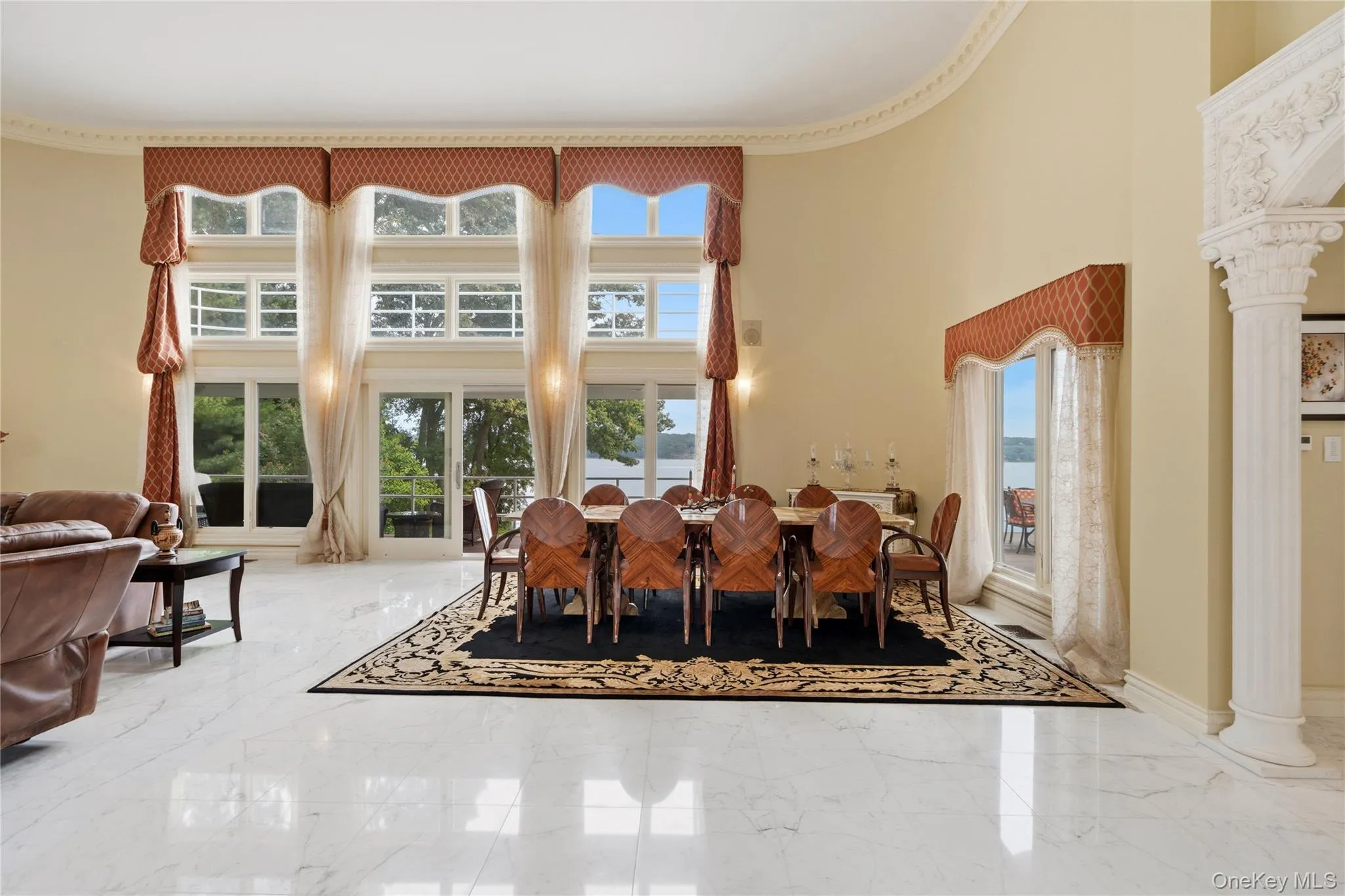 Expansive living and entertaining space Expansive living and entertaining space