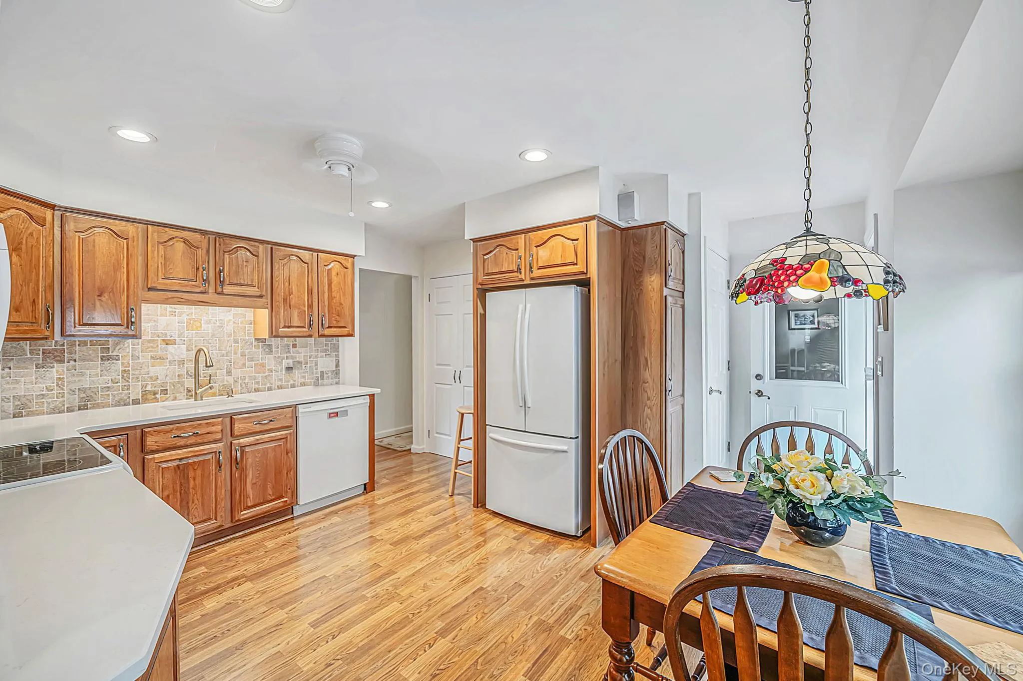 24 Spruce Street, Smithtown, NY, 3 Bedrooms Bedrooms, 7 Rooms Rooms,1 BathroomBathrooms,Residential,For Rent,Spruce,0,1049318 24 Spruce Street, Smithtown, NY, 3 Bedrooms Bedrooms, 7 Rooms Rooms,1 BathroomBathrooms,Residential,For Rent,Spruce,0,1049318