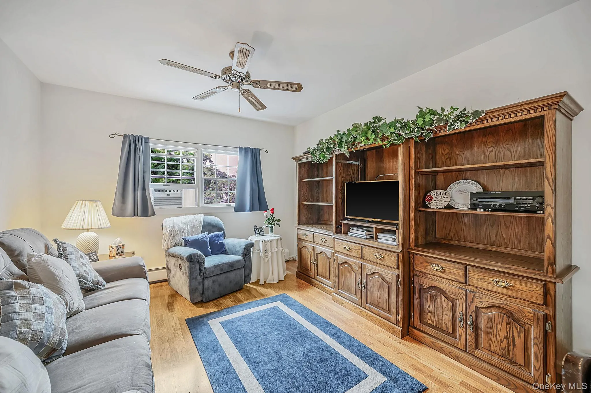 24 Spruce Street, Smithtown, NY, 3 Bedrooms Bedrooms, 7 Rooms Rooms,1 BathroomBathrooms,Residential,For Rent,Spruce,0,1049318 24 Spruce Street, Smithtown, NY, 3 Bedrooms Bedrooms, 7 Rooms Rooms,1 BathroomBathrooms,Residential,For Rent,Spruce,0,1049318