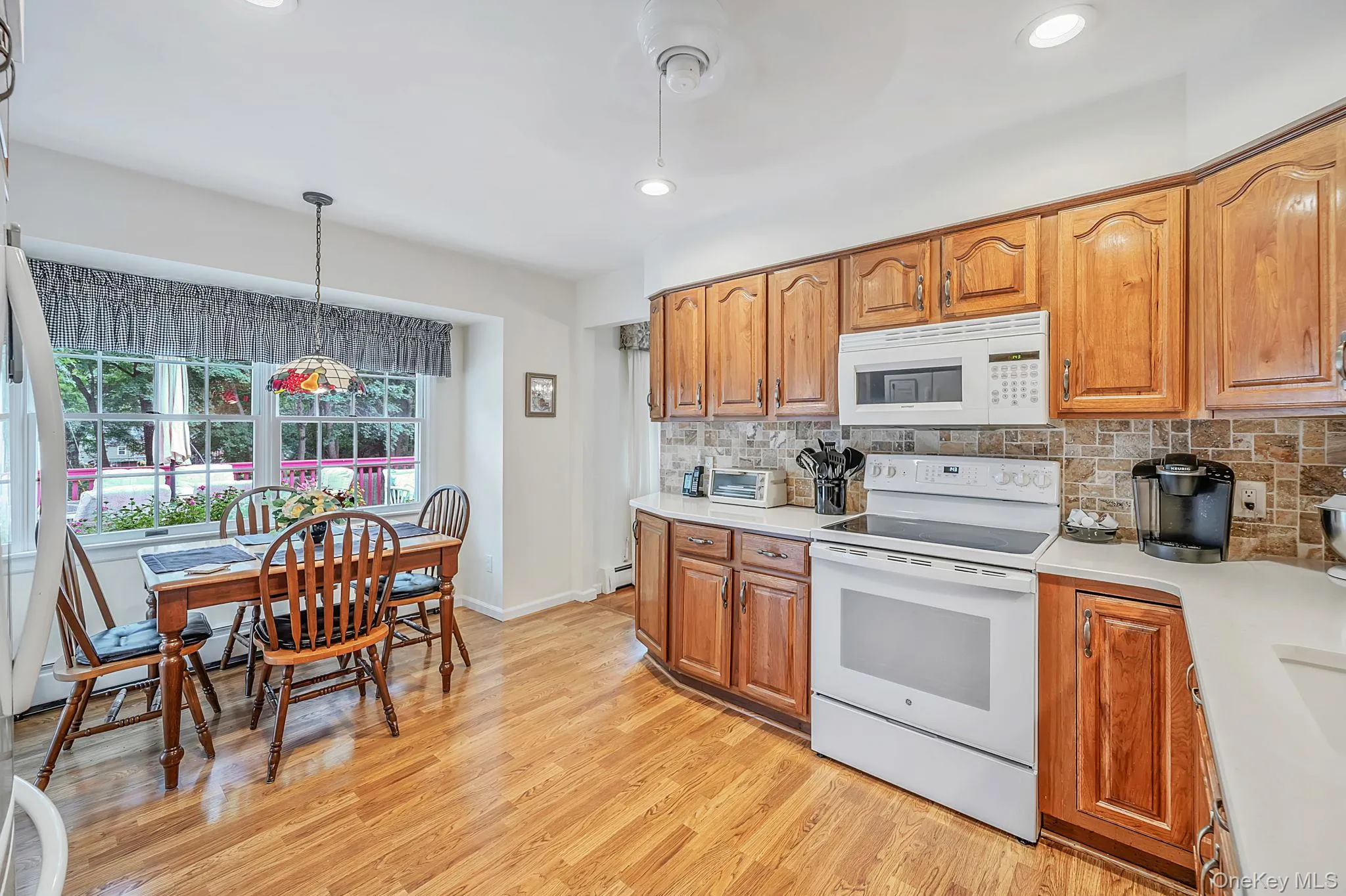 24 Spruce Street, Smithtown, NY, 3 Bedrooms Bedrooms, 7 Rooms Rooms,1 BathroomBathrooms,Residential,For Rent,Spruce,0,1049318 24 Spruce Street, Smithtown, NY, 3 Bedrooms Bedrooms, 7 Rooms Rooms,1 BathroomBathrooms,Residential,For Rent,Spruce,0,1049318