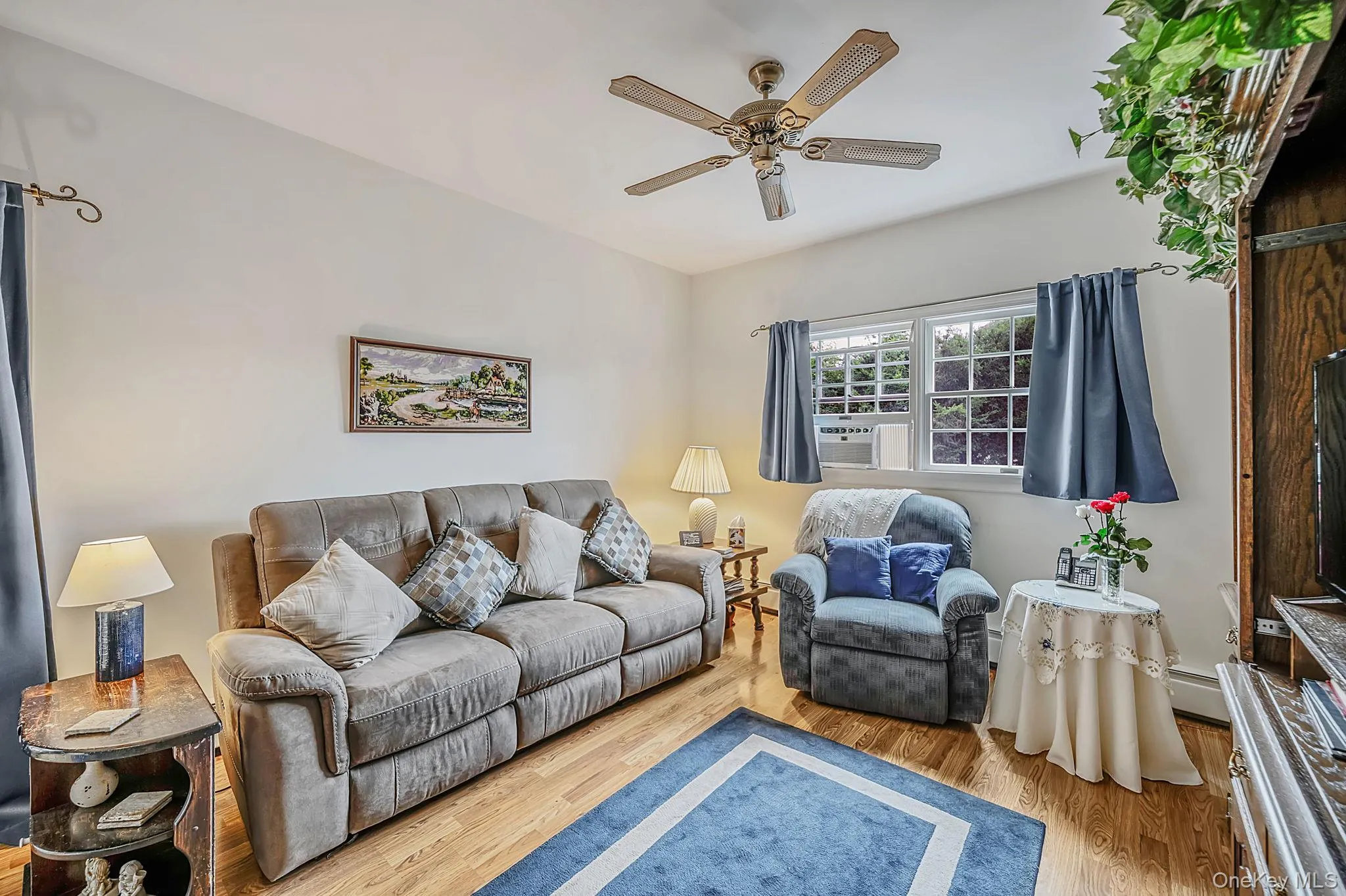 24 Spruce Street, Smithtown, NY, 3 Bedrooms Bedrooms, 7 Rooms Rooms,1 BathroomBathrooms,Residential,For Rent,Spruce,0,1049318 24 Spruce Street, Smithtown, NY, 3 Bedrooms Bedrooms, 7 Rooms Rooms,1 BathroomBathrooms,Residential,For Rent,Spruce,0,1049318