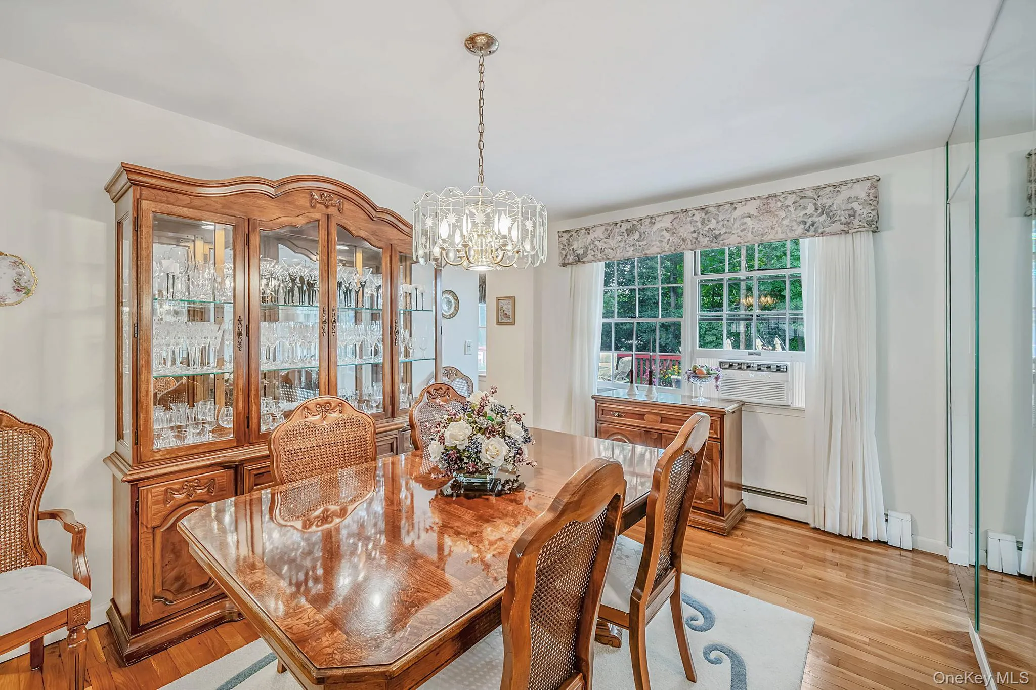 24 Spruce Street, Smithtown, NY, 3 Bedrooms Bedrooms, 7 Rooms Rooms,1 BathroomBathrooms,Residential,For Rent,Spruce,0,1049318 24 Spruce Street, Smithtown, NY, 3 Bedrooms Bedrooms, 7 Rooms Rooms,1 BathroomBathrooms,Residential,For Rent,Spruce,0,1049318