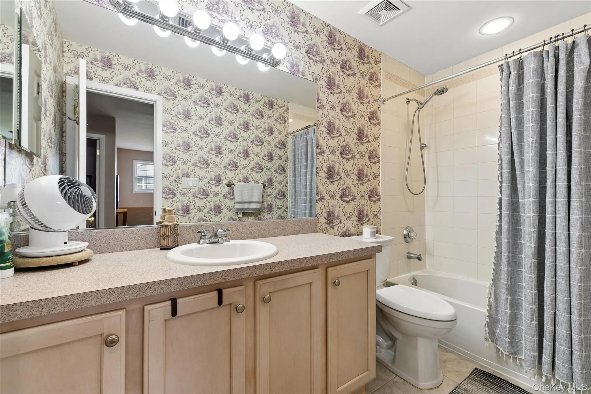 89 Deer Valley Drive, Smithtown, NY, 3 Bedrooms Bedrooms, 7 Rooms Rooms,3 BathroomsBathrooms,Residential,For Rent,Deer Valley,0,1049319 89 Deer Valley Drive, Smithtown, NY, 3 Bedrooms Bedrooms, 7 Rooms Rooms,3 BathroomsBathrooms,Residential,For Rent,Deer Valley,0,1049319