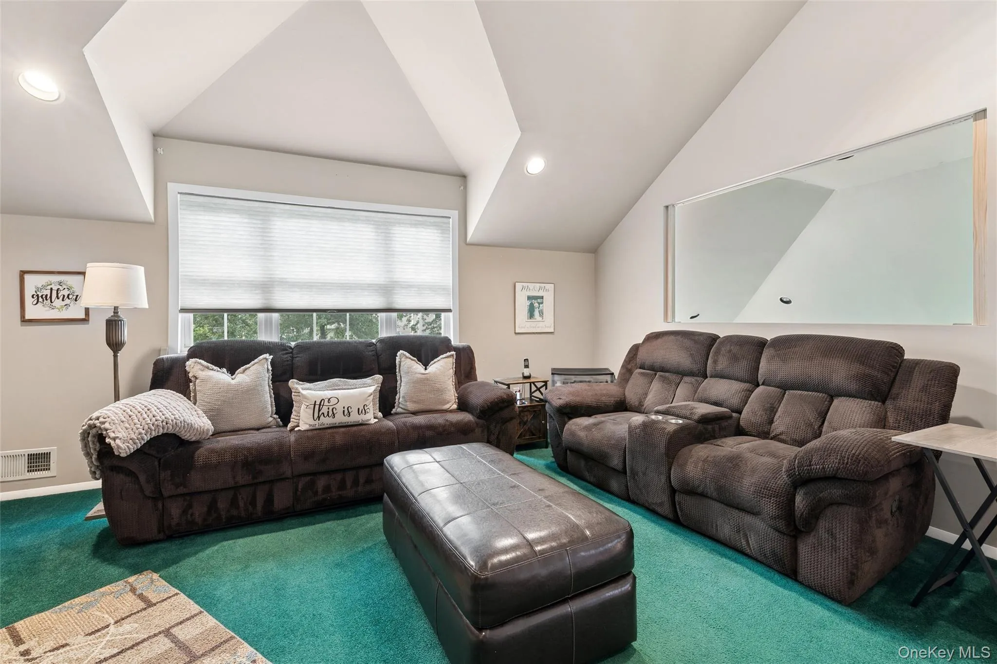 89 Deer Valley Drive, Smithtown, NY, 3 Bedrooms Bedrooms, 7 Rooms Rooms,3 BathroomsBathrooms,Residential,For Rent,Deer Valley,0,1049319 89 Deer Valley Drive, Smithtown, NY, 3 Bedrooms Bedrooms, 7 Rooms Rooms,3 BathroomsBathrooms,Residential,For Rent,Deer Valley,0,1049319