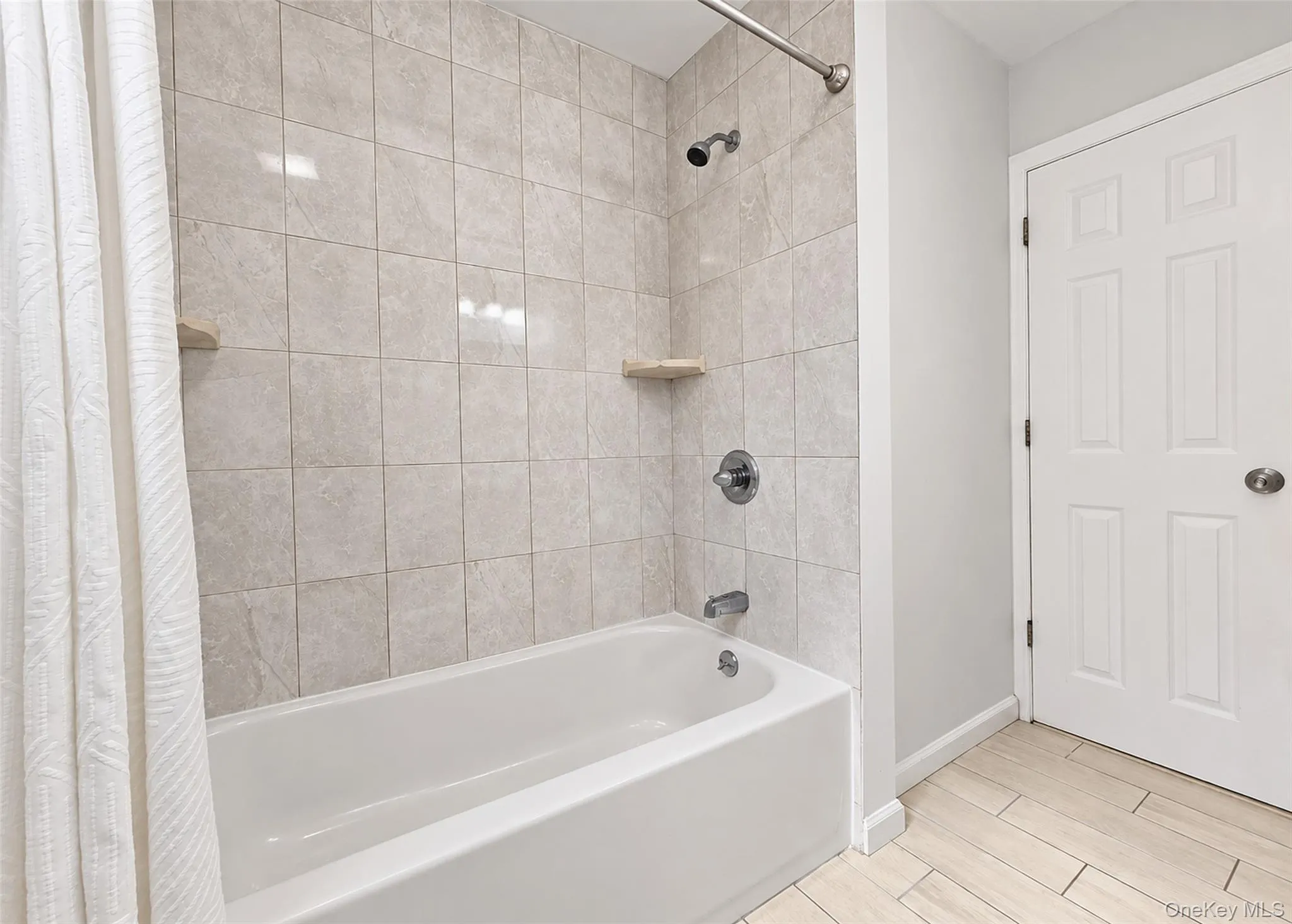 678 Clinton Avenue, Hempstead, NY, 5 Bedrooms Bedrooms, 7 Rooms Rooms,2 BathroomsBathrooms,Residential,For Rent,Clinton,0,1049324 678 Clinton Avenue, Hempstead, NY, 5 Bedrooms Bedrooms, 7 Rooms Rooms,2 BathroomsBathrooms,Residential,For Rent,Clinton,0,1049324