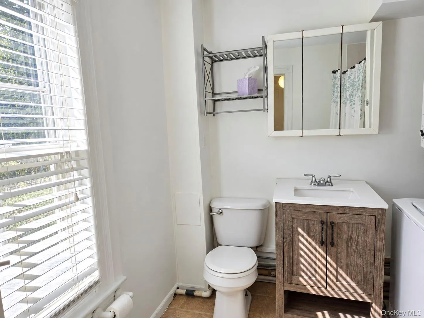 415 Myrtle Avenue, Brookhaven, NY, 2 Bedroom Bedrooms, 5 Room Rooms,1 BathroomBathrooms,Residential Lease,For Rent,Myrtle,0,1049333 415 Myrtle Avenue, Brookhaven, NY, 2 Bedroom Bedrooms, 5 Room Rooms,1 BathroomBathrooms,Residential Lease,For Rent,Myrtle,0,1049333