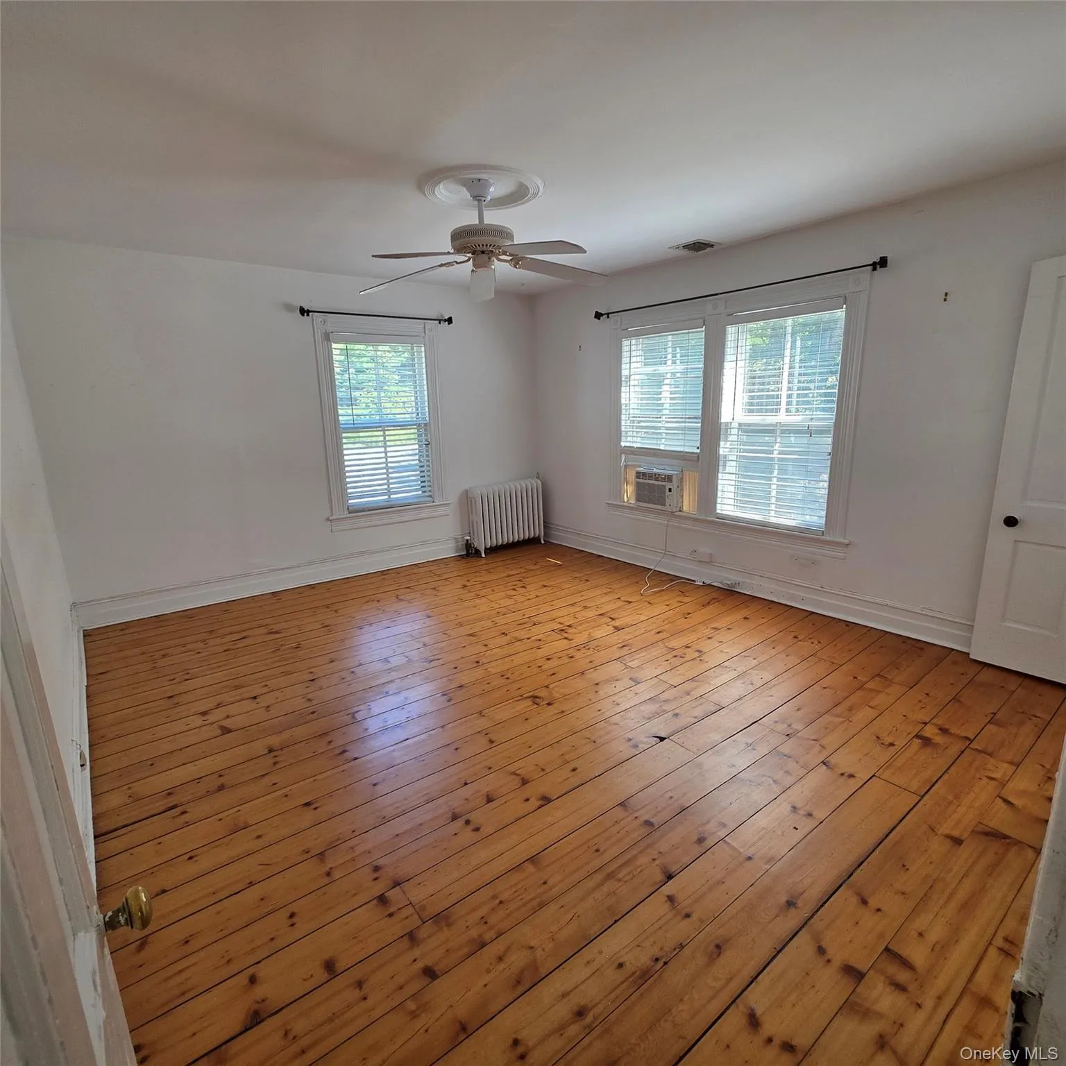 415 Myrtle Avenue, Brookhaven, NY, 2 Bedrooms Bedrooms, 5 Rooms Rooms,1 BathroomBathrooms,Residential Lease,For Rent,Myrtle,0,1049333 415 Myrtle Avenue, Brookhaven, NY, 2 Bedrooms Bedrooms, 5 Rooms Rooms,1 BathroomBathrooms,Residential Lease,For Rent,Myrtle,0,1049333