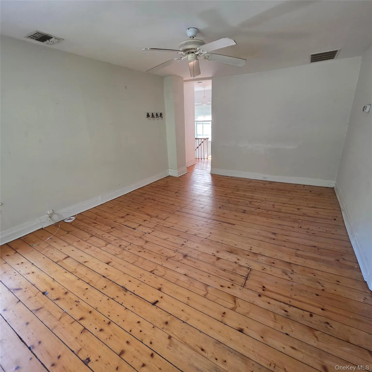 415 Myrtle Avenue, Brookhaven, NY, 2 Bedrooms Bedrooms, 5 Rooms Rooms,1 BathroomBathrooms,Residential Lease,For Rent,Myrtle,0,1049333 415 Myrtle Avenue, Brookhaven, NY, 2 Bedrooms Bedrooms, 5 Rooms Rooms,1 BathroomBathrooms,Residential Lease,For Rent,Myrtle,0,1049333