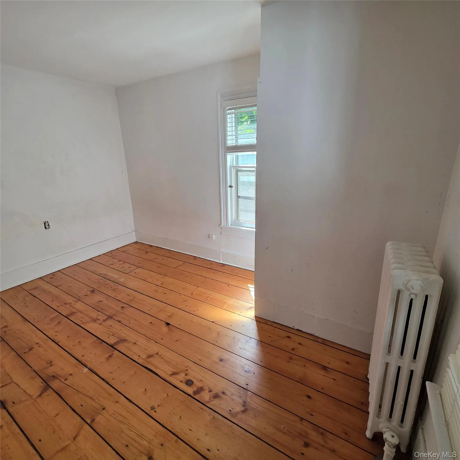 415 Myrtle Avenue, Brookhaven, NY, 2 Bedrooms Bedrooms, 5 Rooms Rooms,1 BathroomBathrooms,Residential Lease,For Rent,Myrtle,0,1049333 415 Myrtle Avenue, Brookhaven, NY, 2 Bedrooms Bedrooms, 5 Rooms Rooms,1 BathroomBathrooms,Residential Lease,For Rent,Myrtle,0,1049333