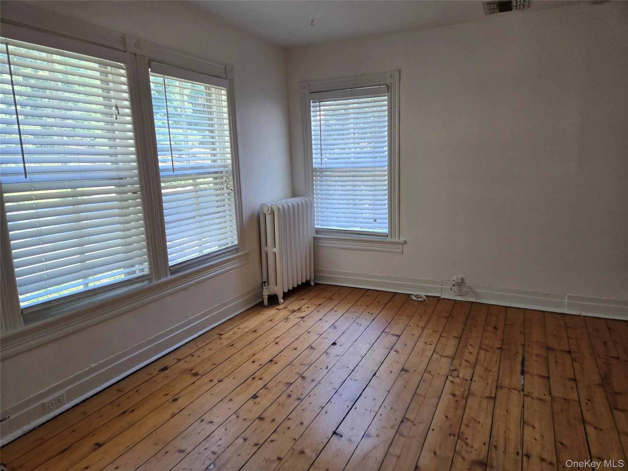415 Myrtle Avenue, Brookhaven, NY, 2 Bedroom Bedrooms, 5 Room Rooms,1 BathroomBathrooms,Residential Lease,For Rent,Myrtle,0,1049333 415 Myrtle Avenue, Brookhaven, NY, 2 Bedroom Bedrooms, 5 Room Rooms,1 BathroomBathrooms,Residential Lease,For Rent,Myrtle,0,1049333