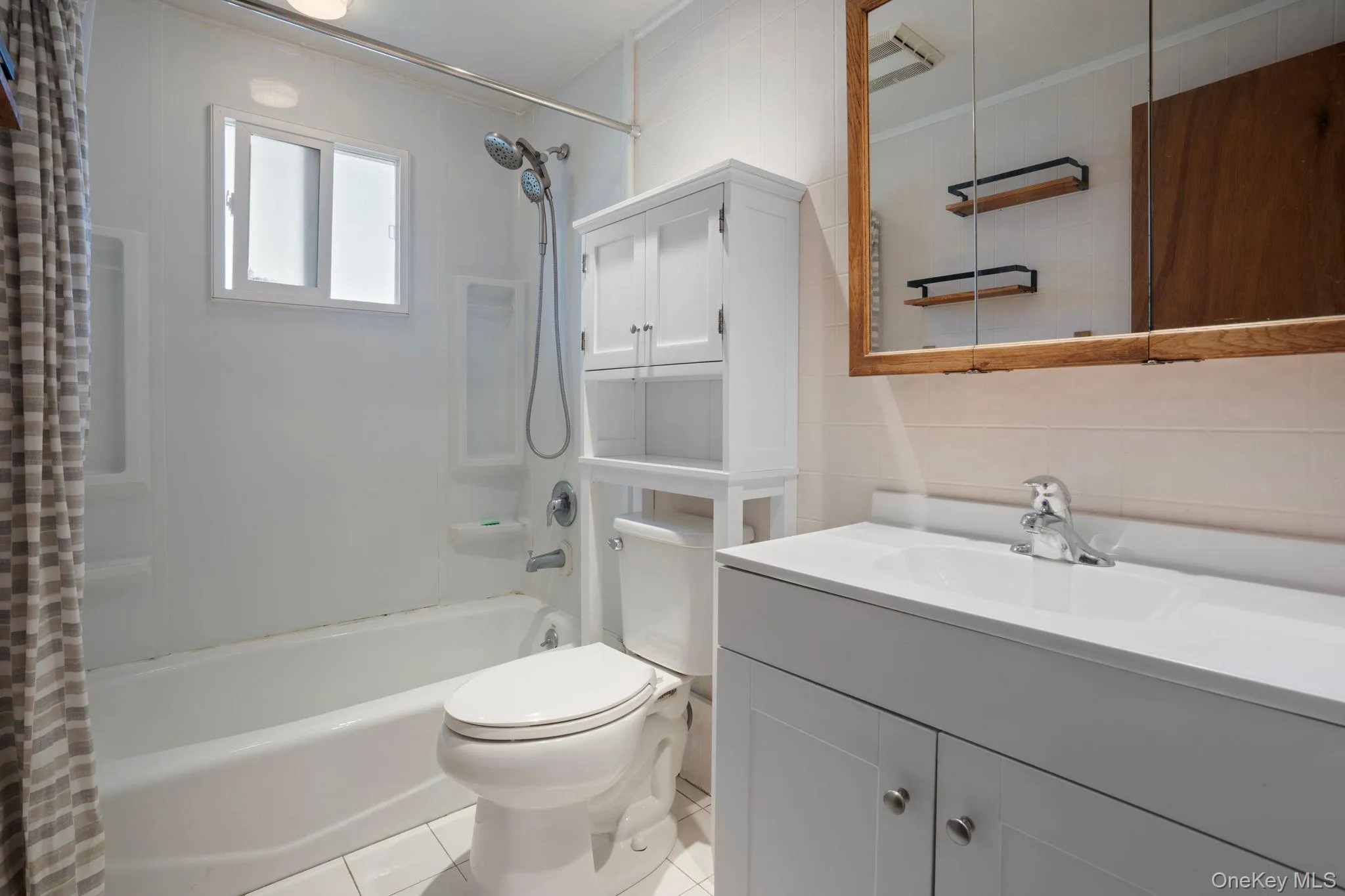 48 Grey Lane, Hempstead, NY, 5 Bedrooms Bedrooms, 9 Rooms Rooms,2 BathroomsBathrooms,Residential,For Rent,Grey,0,1049334 48 Grey Lane, Hempstead, NY, 5 Bedrooms Bedrooms, 9 Rooms Rooms,2 BathroomsBathrooms,Residential,For Rent,Grey,0,1049334