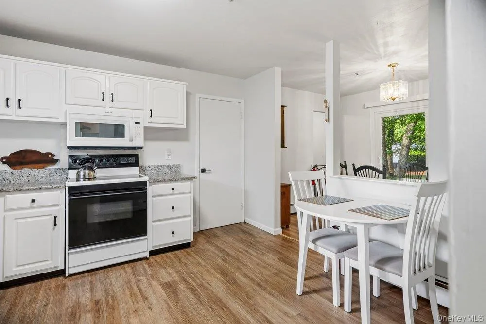 24 Blackfoot Trail, Brookhaven, NY, 3 Bedrooms Bedrooms, 7 Rooms Rooms,1 BathroomBathrooms,Residential,For Rent,Blackfoot,0,1049337 24 Blackfoot Trail, Brookhaven, NY, 3 Bedrooms Bedrooms, 7 Rooms Rooms,1 BathroomBathrooms,Residential,For Rent,Blackfoot,0,1049337