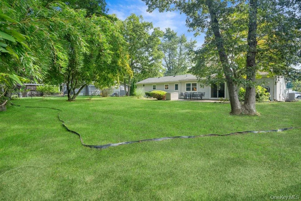 24 Blackfoot Trail, Brookhaven, NY, 3 Bedrooms Bedrooms, 7 Rooms Rooms,1 BathroomBathrooms,Residential,For Rent,Blackfoot,0,1049337 24 Blackfoot Trail, Brookhaven, NY, 3 Bedrooms Bedrooms, 7 Rooms Rooms,1 BathroomBathrooms,Residential,For Rent,Blackfoot,0,1049337