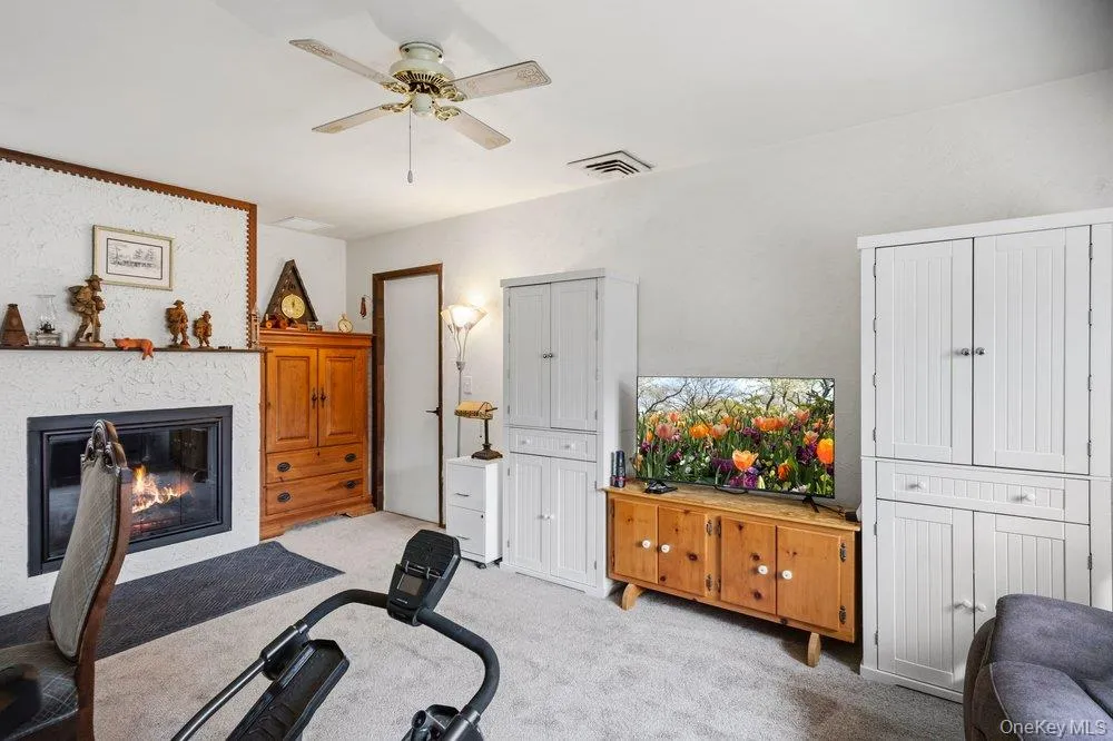 24 Blackfoot Trail, Brookhaven, NY, 3 Bedrooms Bedrooms, 7 Rooms Rooms,1 BathroomBathrooms,Residential,For Rent,Blackfoot,0,1049337 24 Blackfoot Trail, Brookhaven, NY, 3 Bedrooms Bedrooms, 7 Rooms Rooms,1 BathroomBathrooms,Residential,For Rent,Blackfoot,0,1049337