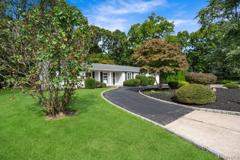 24 Blackfoot Trail, Brookhaven, NY, 3 Bedrooms Bedrooms, 7 Rooms Rooms,1 BathroomBathrooms,Residential,For Rent,Blackfoot,0,1049337 24 Blackfoot Trail, Brookhaven, NY, 3 Bedrooms Bedrooms, 7 Rooms Rooms,1 BathroomBathrooms,Residential,For Rent,Blackfoot,0,1049337