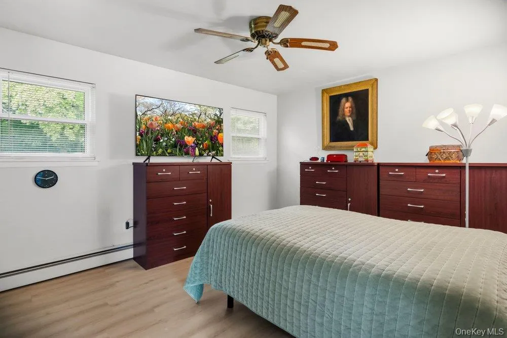 24 Blackfoot Trail, Brookhaven, NY, 3 Bedrooms Bedrooms, 7 Rooms Rooms,1 BathroomBathrooms,Residential,For Rent,Blackfoot,0,1049337 24 Blackfoot Trail, Brookhaven, NY, 3 Bedrooms Bedrooms, 7 Rooms Rooms,1 BathroomBathrooms,Residential,For Rent,Blackfoot,0,1049337