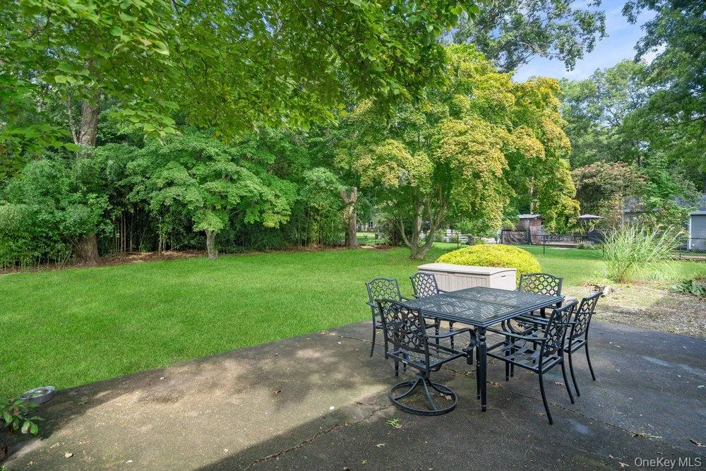 24 Blackfoot Trail, Brookhaven, NY, 3 Bedrooms Bedrooms, 7 Rooms Rooms,1 BathroomBathrooms,Residential,For Rent,Blackfoot,0,1049337 24 Blackfoot Trail, Brookhaven, NY, 3 Bedrooms Bedrooms, 7 Rooms Rooms,1 BathroomBathrooms,Residential,For Rent,Blackfoot,0,1049337