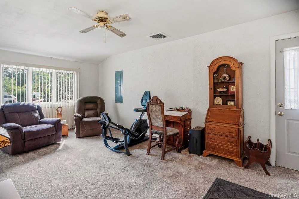 24 Blackfoot Trail, Brookhaven, NY, 3 Bedrooms Bedrooms, 7 Rooms Rooms,1 BathroomBathrooms,Residential,For Rent,Blackfoot,0,1049337 24 Blackfoot Trail, Brookhaven, NY, 3 Bedrooms Bedrooms, 7 Rooms Rooms,1 BathroomBathrooms,Residential,For Rent,Blackfoot,0,1049337