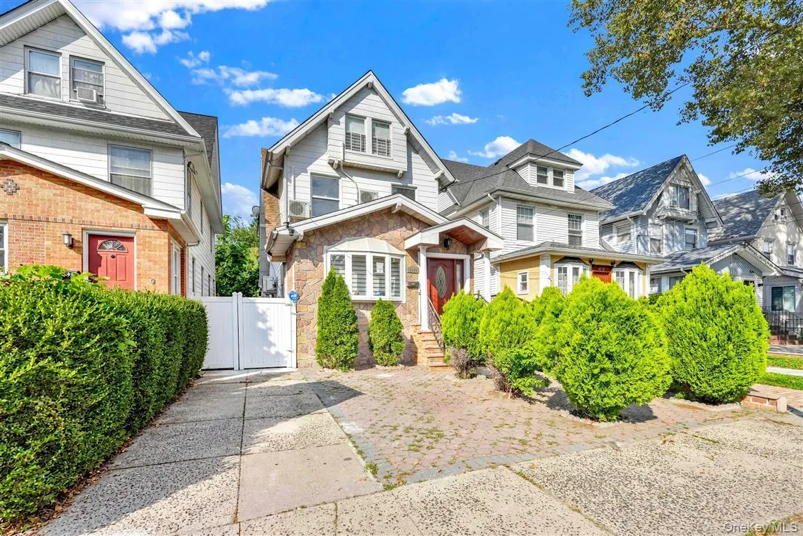 86-44 104th Street, New York, NY, 6 Bedrooms Bedrooms, 9 Rooms Rooms,2 BathroomsBathrooms,Residential,For Rent,104th,0,1049339 86-44 104th Street, New York, NY, 6 Bedrooms Bedrooms, 9 Rooms Rooms,2 BathroomsBathrooms,Residential,For Rent,104th,0,1049339