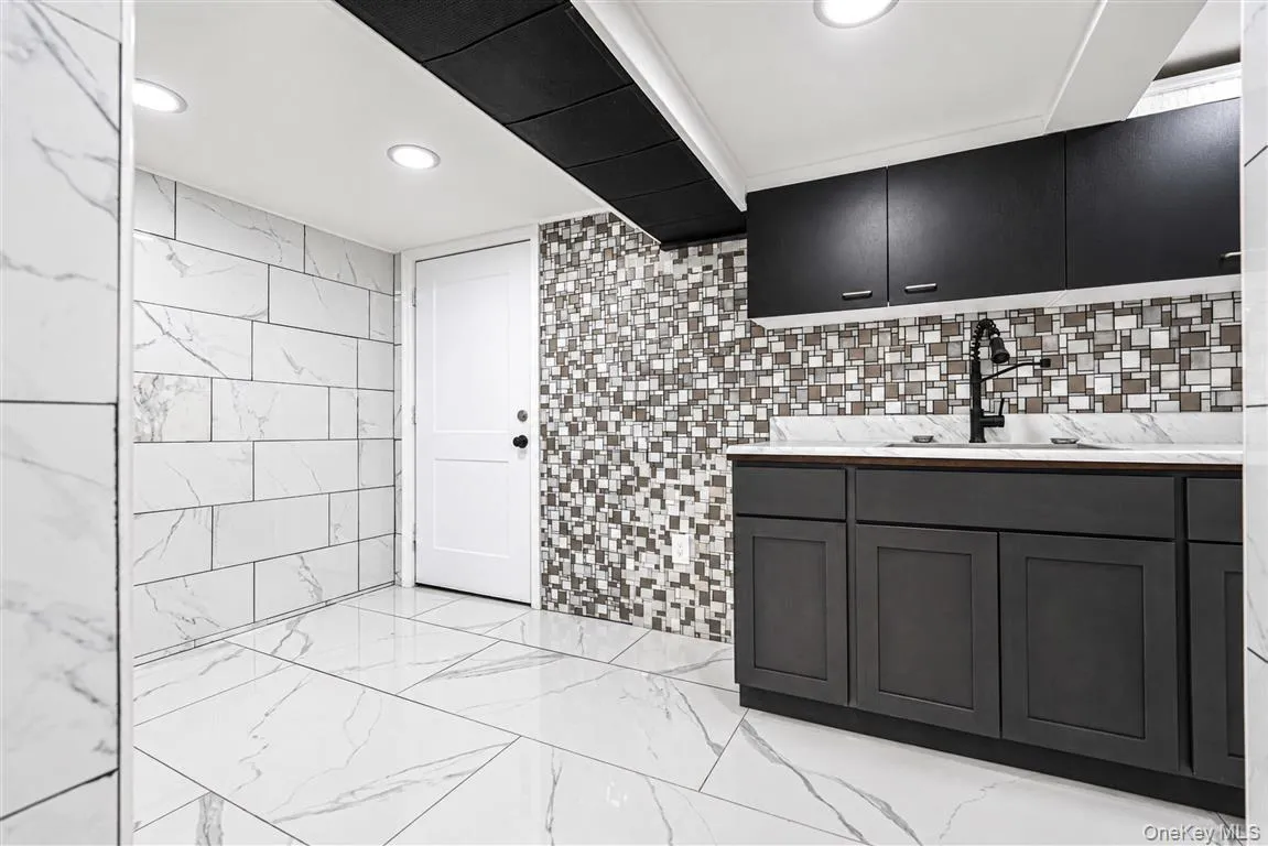 86-44 104th Street, New York, NY, 6 Bedrooms Bedrooms, 9 Rooms Rooms,2 BathroomsBathrooms,Residential,For Rent,104th,0,1049339 86-44 104th Street, New York, NY, 6 Bedrooms Bedrooms, 9 Rooms Rooms,2 BathroomsBathrooms,Residential,For Rent,104th,0,1049339