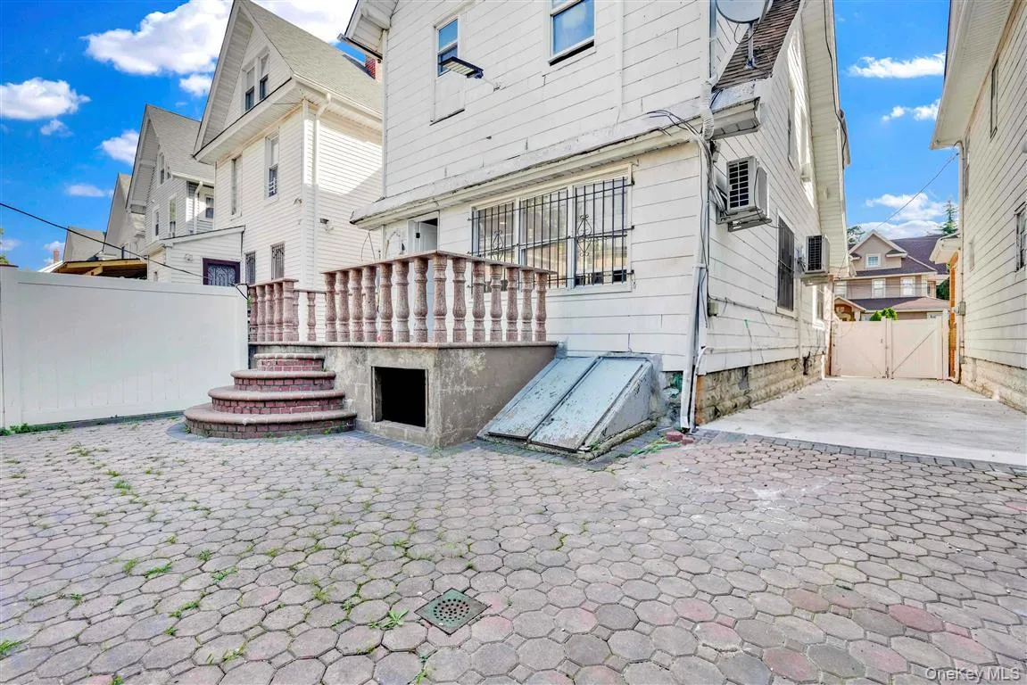 86-44 104th Street, New York, NY, 6 Bedrooms Bedrooms, 9 Rooms Rooms,2 BathroomsBathrooms,Residential,For Rent,104th,0,1049339 86-44 104th Street, New York, NY, 6 Bedrooms Bedrooms, 9 Rooms Rooms,2 BathroomsBathrooms,Residential,For Rent,104th,0,1049339