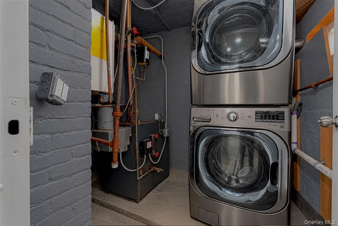 86-44 104th Street, New York, NY, 6 Bedrooms Bedrooms, 9 Rooms Rooms,2 BathroomsBathrooms,Residential,For Rent,104th,0,1049339 86-44 104th Street, New York, NY, 6 Bedrooms Bedrooms, 9 Rooms Rooms,2 BathroomsBathrooms,Residential,For Rent,104th,0,1049339