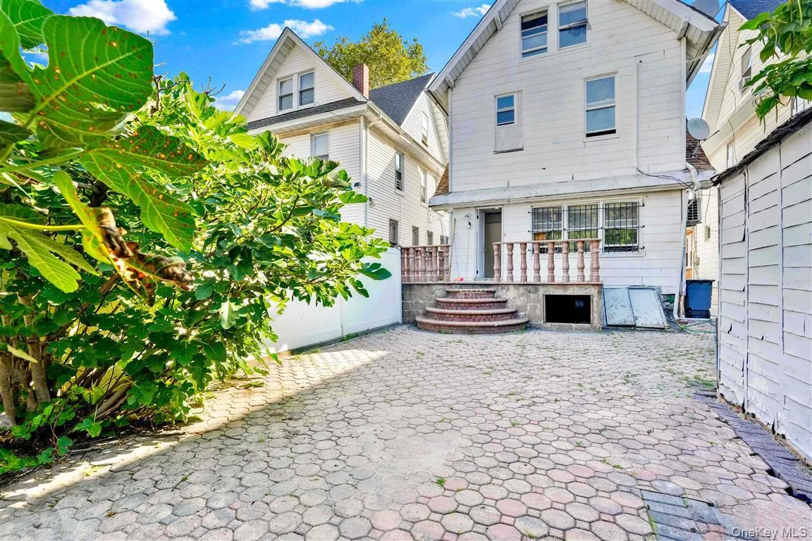 86-44 104th Street, New York, NY, 6 Bedrooms Bedrooms, 9 Rooms Rooms,2 BathroomsBathrooms,Residential,For Rent,104th,0,1049339 86-44 104th Street, New York, NY, 6 Bedrooms Bedrooms, 9 Rooms Rooms,2 BathroomsBathrooms,Residential,For Rent,104th,0,1049339
