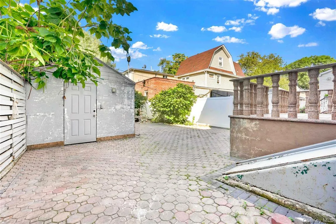 86-44 104th Street, New York, NY, 6 Bedrooms Bedrooms, 9 Rooms Rooms,2 BathroomsBathrooms,Residential,For Rent,104th,0,1049339 86-44 104th Street, New York, NY, 6 Bedrooms Bedrooms, 9 Rooms Rooms,2 BathroomsBathrooms,Residential,For Rent,104th,0,1049339