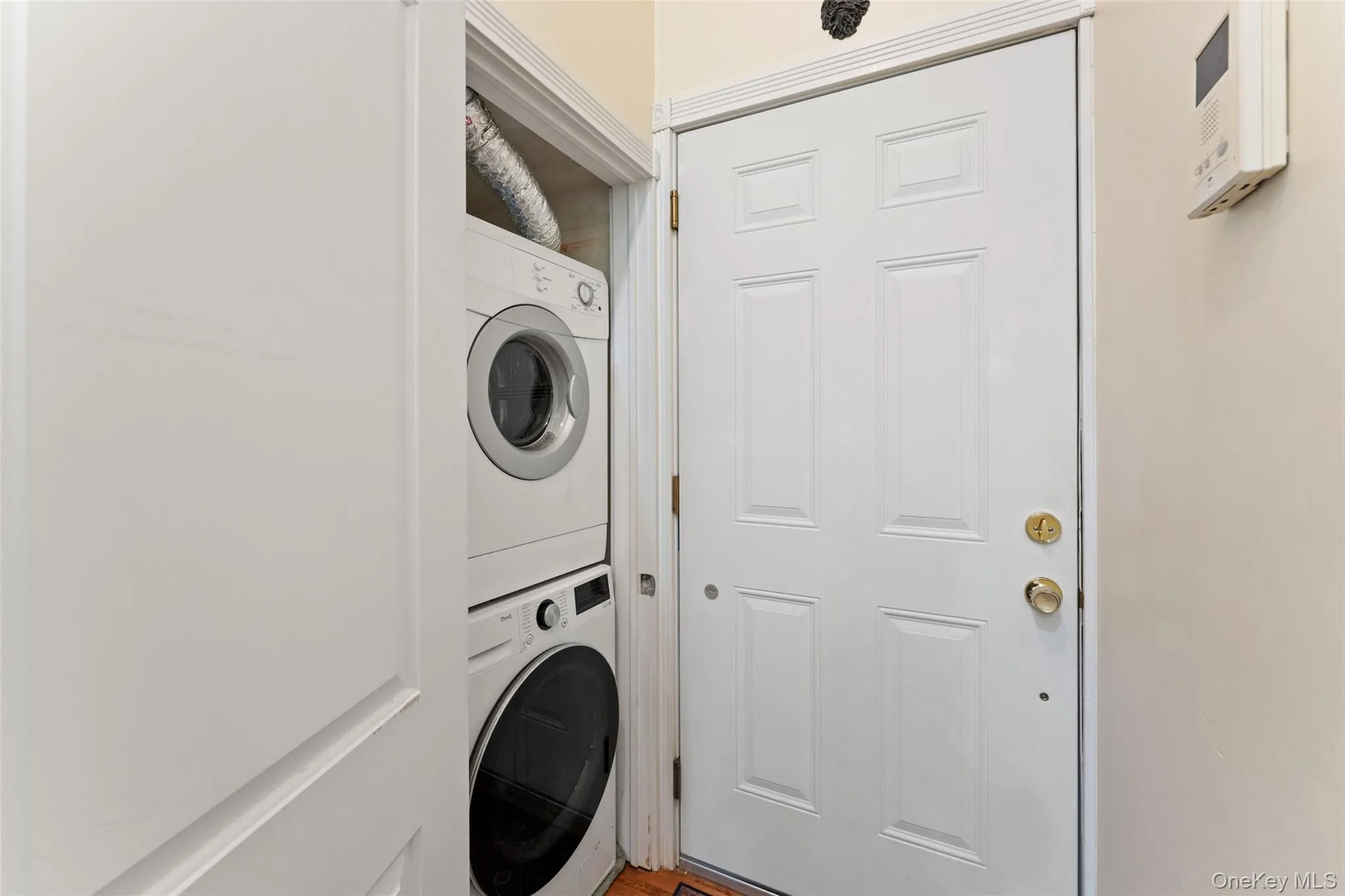 88 Broadway, Ossining, NY, 2 Bedrooms Bedrooms, 4 Rooms Rooms,2 BathroomsBathrooms,Residential,For Rent,Broadway,0,1049340 88 Broadway, Ossining, NY, 2 Bedrooms Bedrooms, 4 Rooms Rooms,2 BathroomsBathrooms,Residential,For Rent,Broadway,0,1049340