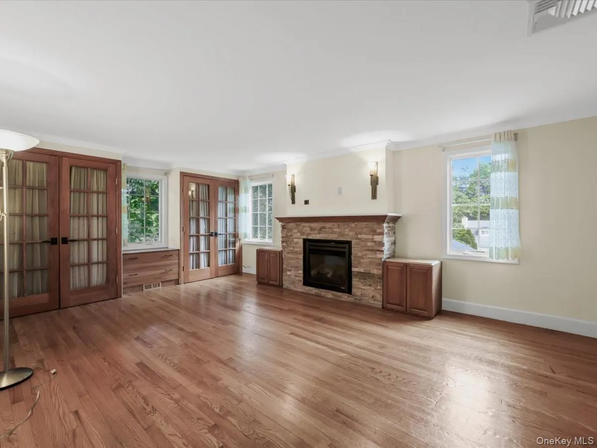 2 Amherst Road, North Hempstead, NY, 4 Bedrooms Bedrooms, 12 Rooms Rooms,3 BathroomsBathrooms,Residential,For Rent,Amherst,0,1049343 2 Amherst Road, North Hempstead, NY, 4 Bedrooms Bedrooms, 12 Rooms Rooms,3 BathroomsBathrooms,Residential,For Rent,Amherst,0,1049343