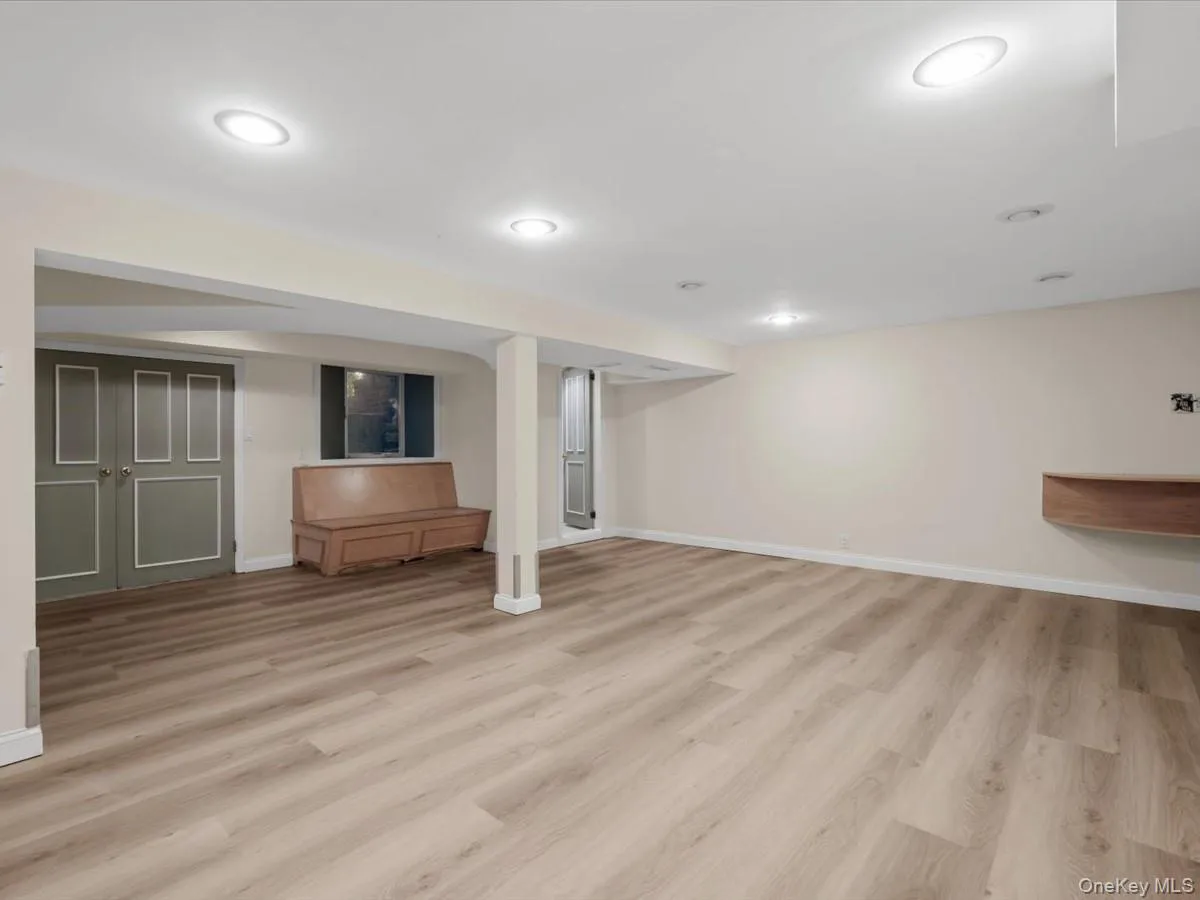 2 Amherst Road, North Hempstead, NY, 4 Bedrooms Bedrooms, 12 Rooms Rooms,3 BathroomsBathrooms,Residential,For Rent,Amherst,0,1049343 2 Amherst Road, North Hempstead, NY, 4 Bedrooms Bedrooms, 12 Rooms Rooms,3 BathroomsBathrooms,Residential,For Rent,Amherst,0,1049343