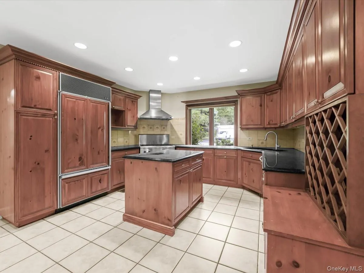 2 Amherst Road, North Hempstead, NY, 4 Bedrooms Bedrooms, 12 Rooms Rooms,3 BathroomsBathrooms,Residential,For Rent,Amherst,0,1049343 2 Amherst Road, North Hempstead, NY, 4 Bedrooms Bedrooms, 12 Rooms Rooms,3 BathroomsBathrooms,Residential,For Rent,Amherst,0,1049343