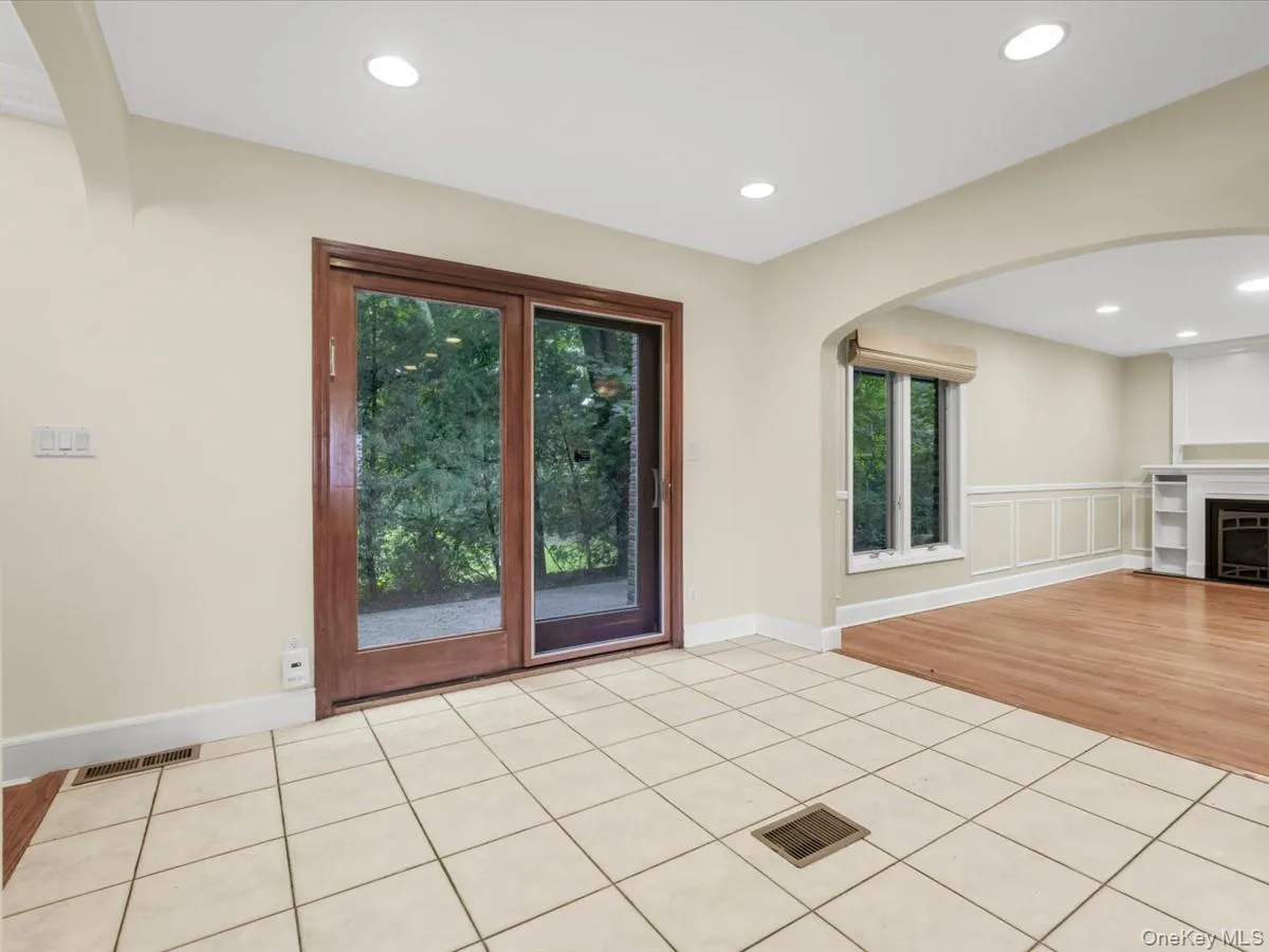 2 Amherst Road, North Hempstead, NY, 4 Bedrooms Bedrooms, 12 Rooms Rooms,3 BathroomsBathrooms,Residential,For Rent,Amherst,0,1049343 2 Amherst Road, North Hempstead, NY, 4 Bedrooms Bedrooms, 12 Rooms Rooms,3 BathroomsBathrooms,Residential,For Rent,Amherst,0,1049343