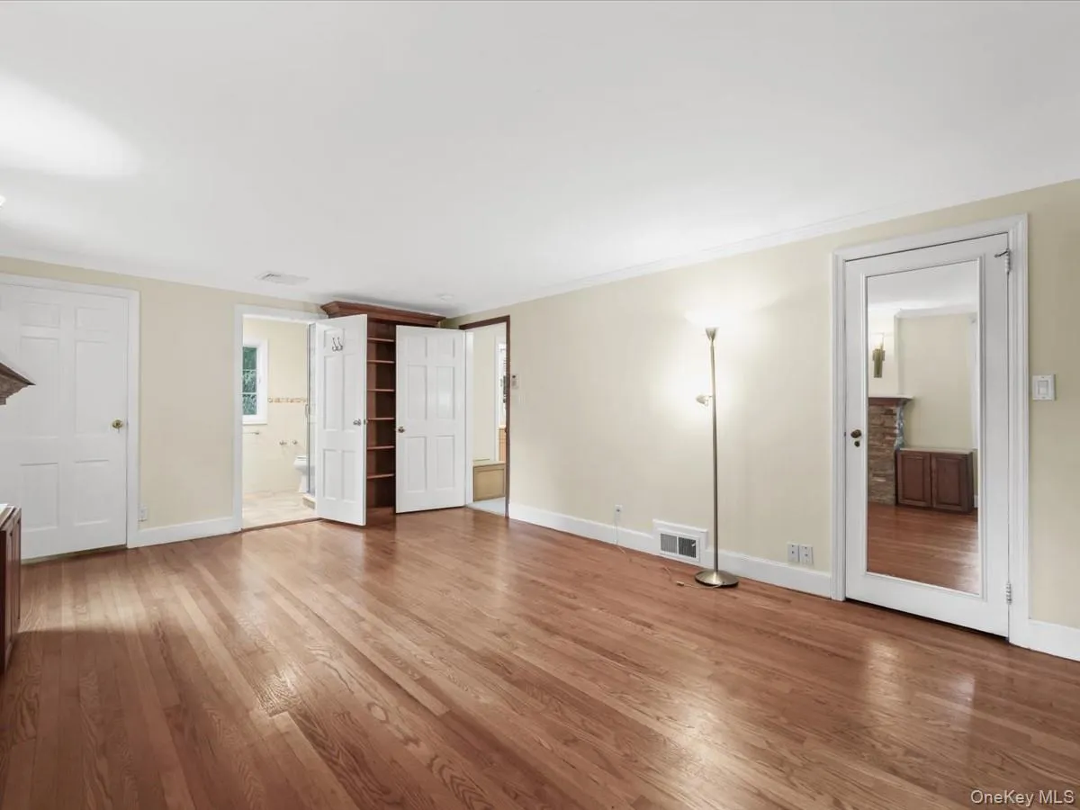 2 Amherst Road, North Hempstead, NY, 4 Bedrooms Bedrooms, 12 Rooms Rooms,3 BathroomsBathrooms,Residential,For Rent,Amherst,0,1049343 2 Amherst Road, North Hempstead, NY, 4 Bedrooms Bedrooms, 12 Rooms Rooms,3 BathroomsBathrooms,Residential,For Rent,Amherst,0,1049343