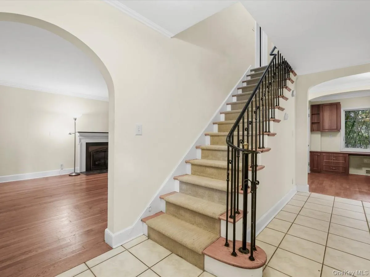 2 Amherst Road, North Hempstead, NY, 4 Bedrooms Bedrooms, 12 Rooms Rooms,3 BathroomsBathrooms,Residential,For Rent,Amherst,0,1049343 2 Amherst Road, North Hempstead, NY, 4 Bedrooms Bedrooms, 12 Rooms Rooms,3 BathroomsBathrooms,Residential,For Rent,Amherst,0,1049343