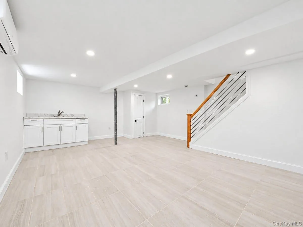 122-19 Lucas Street, New York, NY, 5 Bedrooms Bedrooms, 8 Rooms Rooms,4 BathroomsBathrooms,Residential,For Rent,Lucas,0,1049348 122-19 Lucas Street, New York, NY, 5 Bedrooms Bedrooms, 8 Rooms Rooms,4 BathroomsBathrooms,Residential,For Rent,Lucas,0,1049348