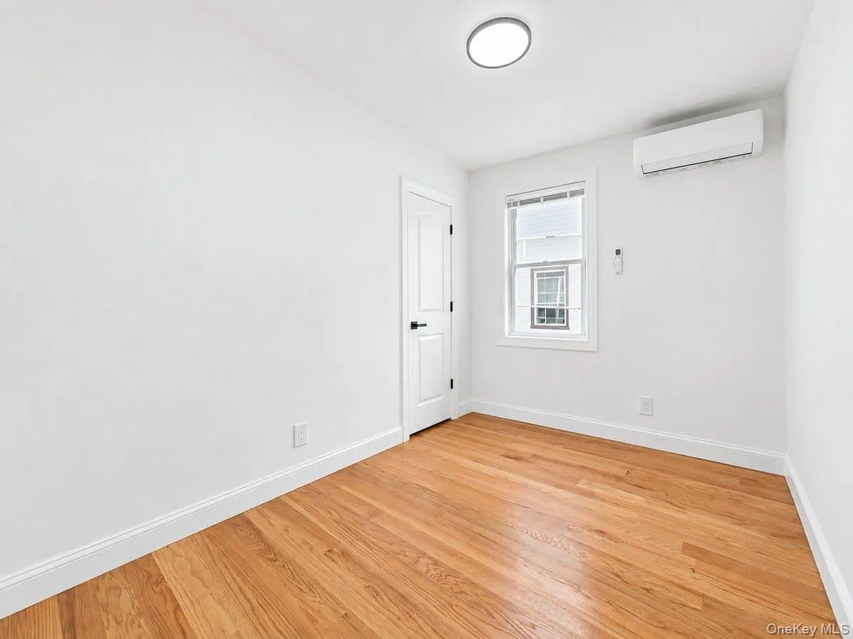 122-19 Lucas Street, New York, NY, 5 Bedrooms Bedrooms, 8 Rooms Rooms,4 BathroomsBathrooms,Residential,For Rent,Lucas,0,1049348 122-19 Lucas Street, New York, NY, 5 Bedrooms Bedrooms, 8 Rooms Rooms,4 BathroomsBathrooms,Residential,For Rent,Lucas,0,1049348